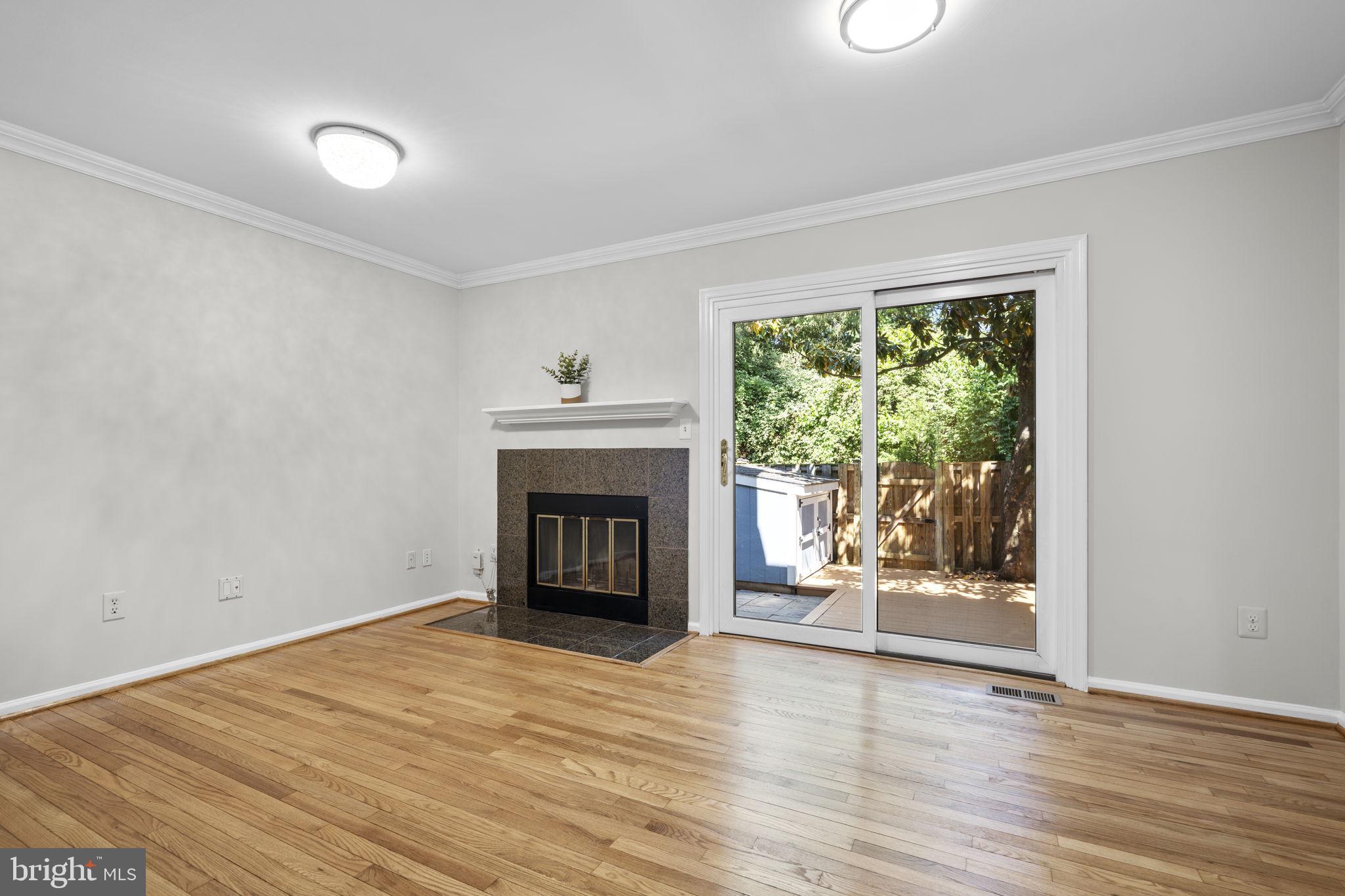 PINECREST - Residential