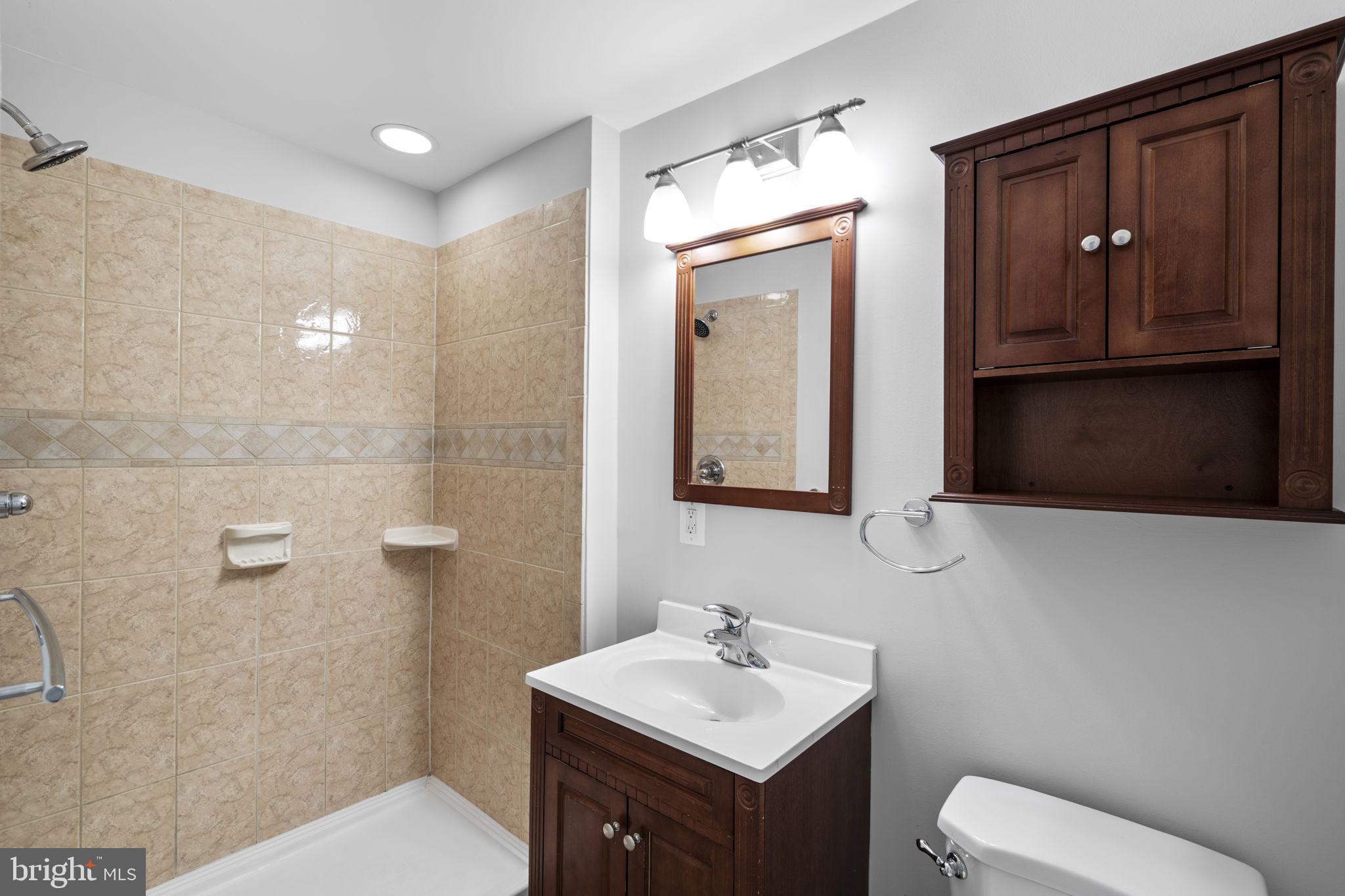 PINECREST - Residential
