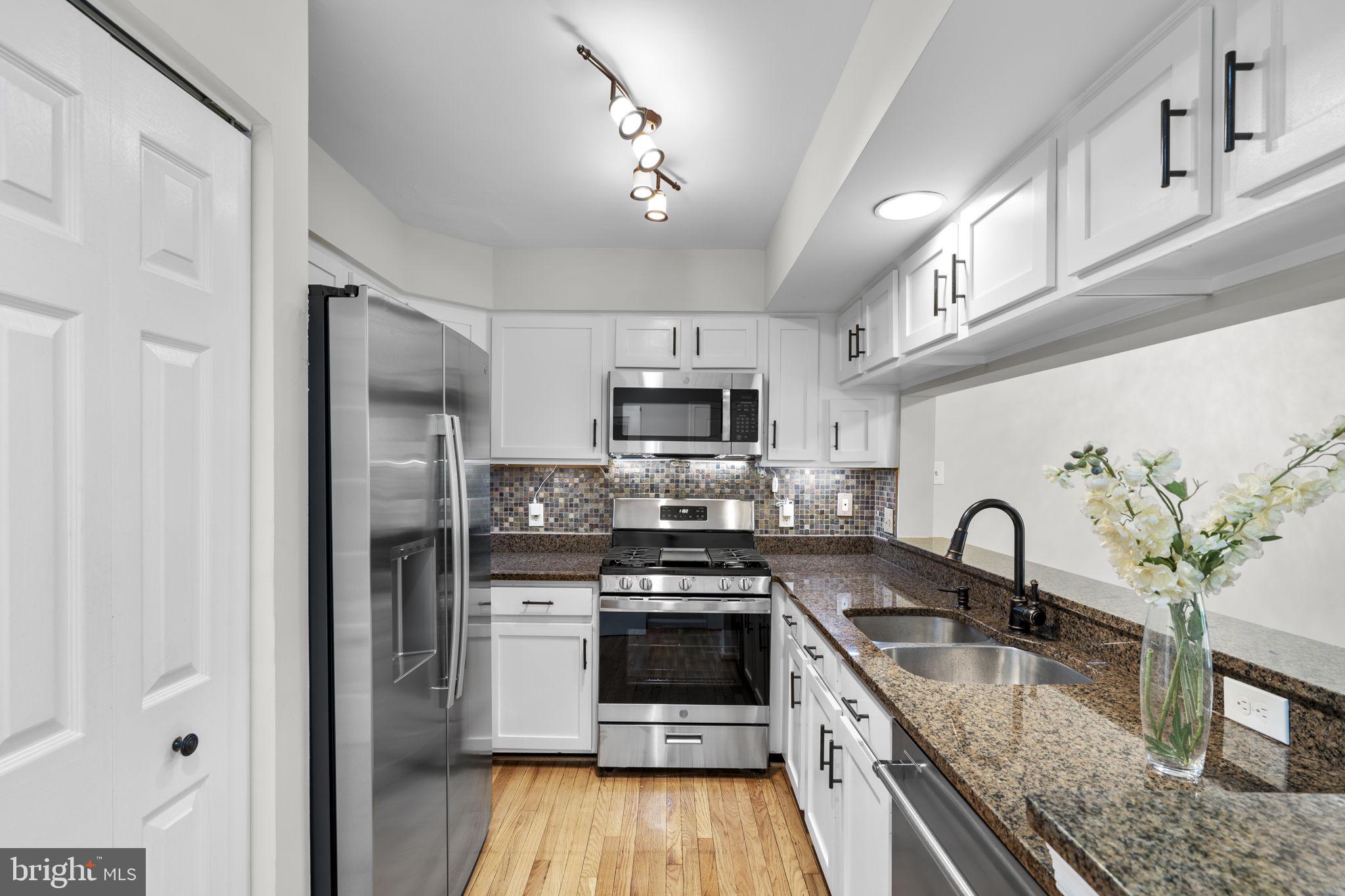 PINECREST - Residential