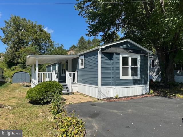 This 2-bedroom, 2-bath home has been completely redone and is ready for you to move right in! You’ll love the open living room and kitchen layout with brand-new granite countertops, fresh cabinets, and stainless steel appliances.
The master bedroom has a large closet and its own full bathroom, giving you plenty of space and privacy. Everything is updated — new siding, new flooring, and modern finishes throughout.
All that’s left to do is make it your own!