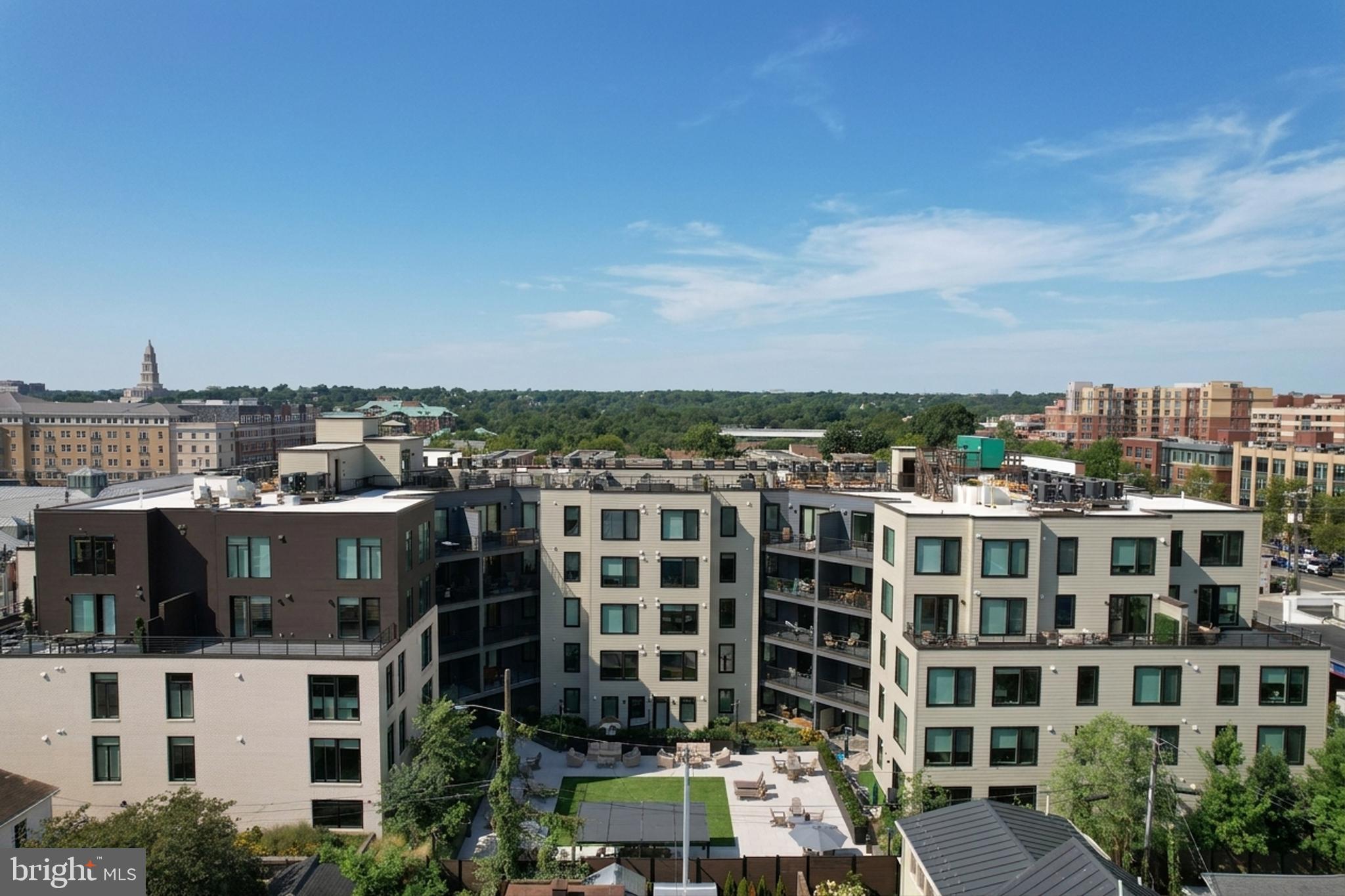 701 N HENRY STREET 401