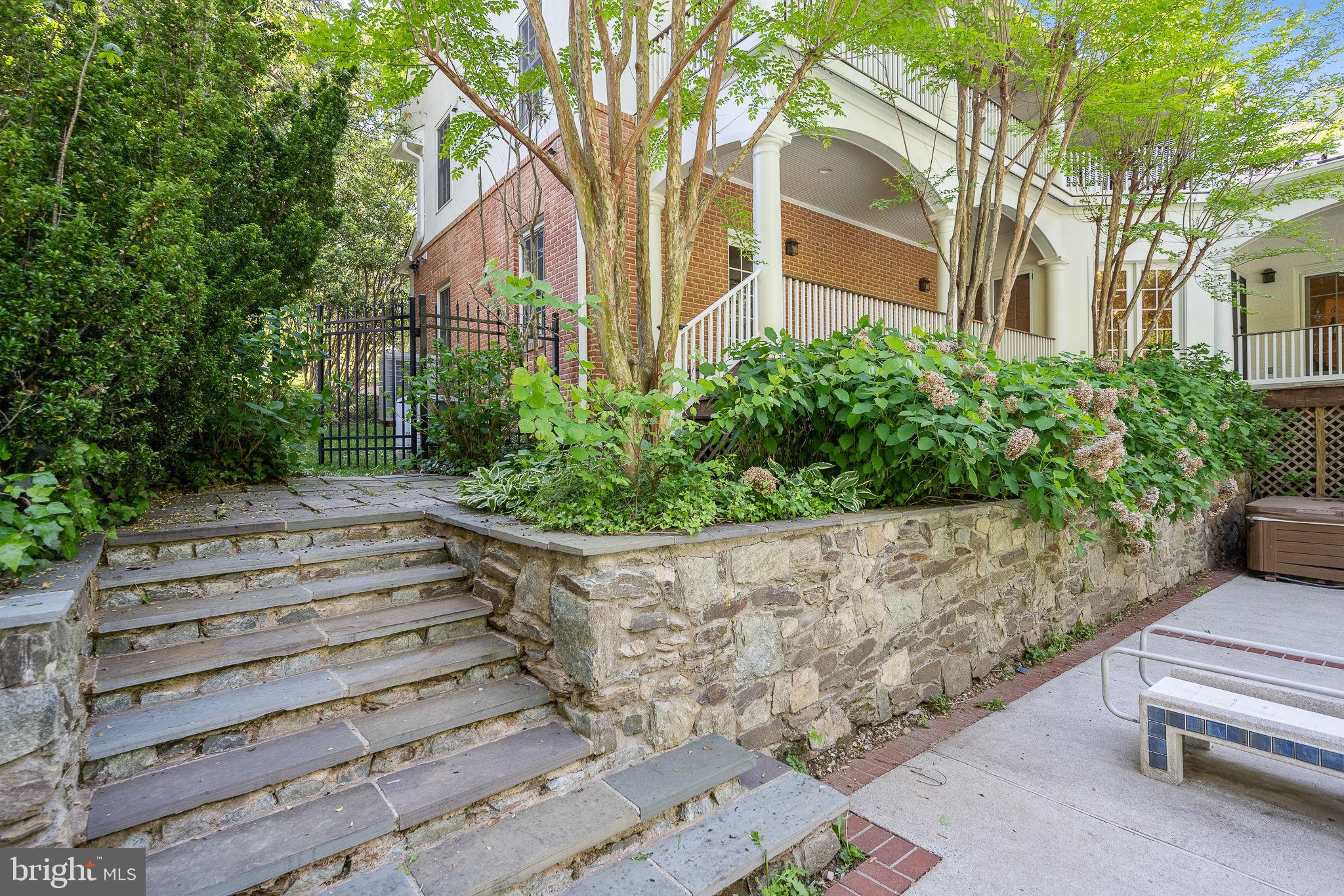 ROCK CREEK HILLS - Residential