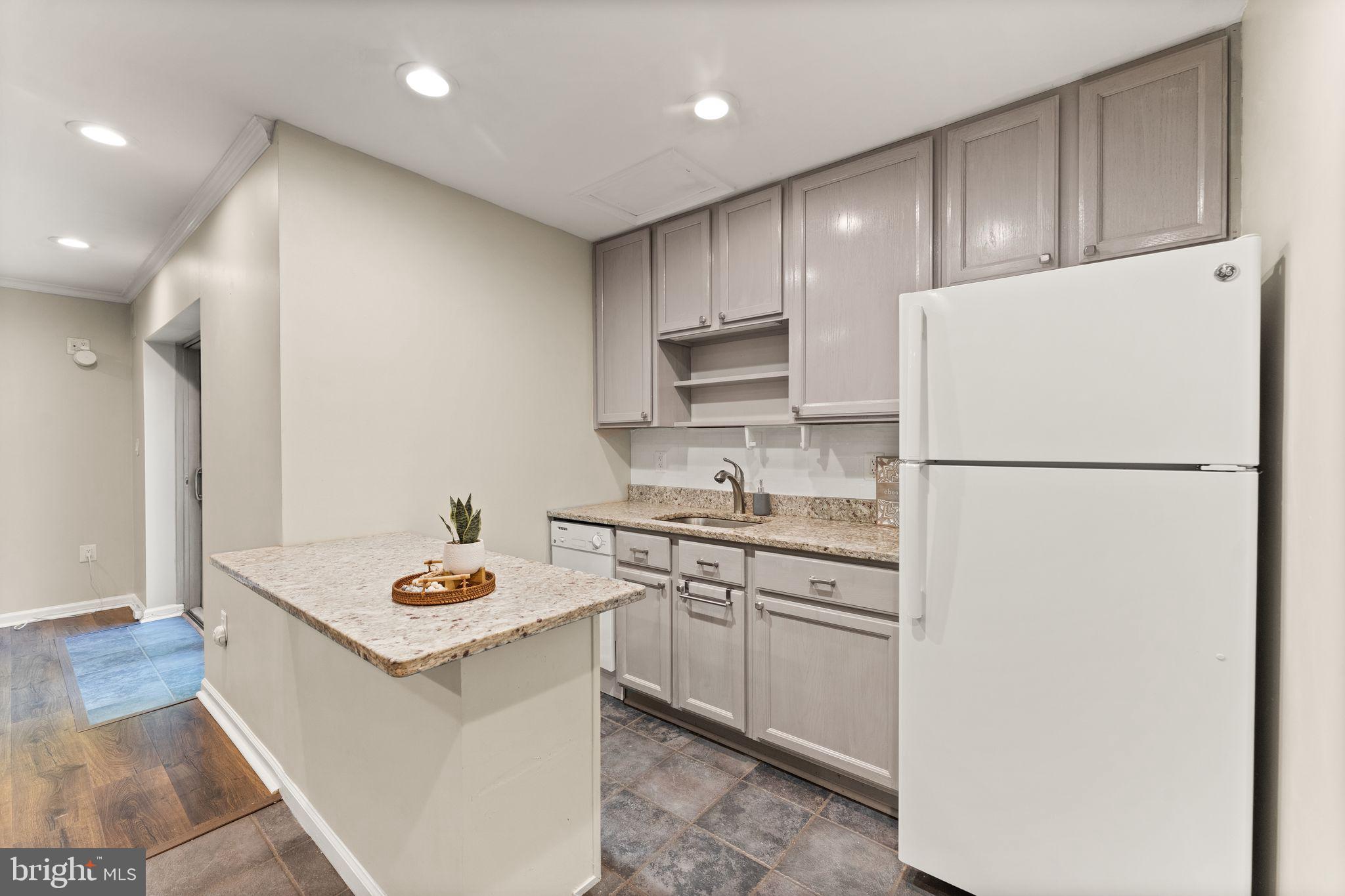 ASHBURN VILLAGE - Residential