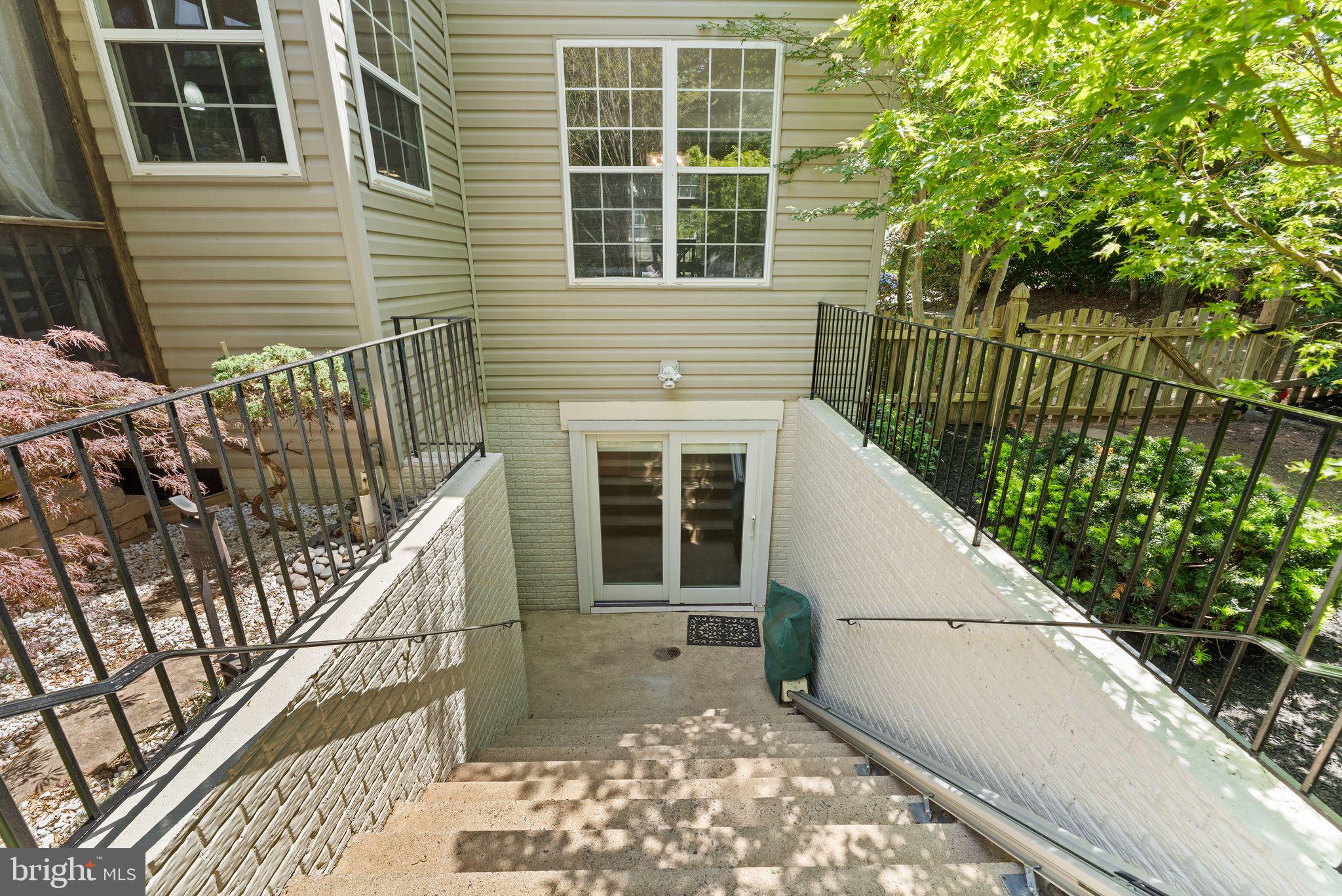 ASHBURN VILLAGE - Residential