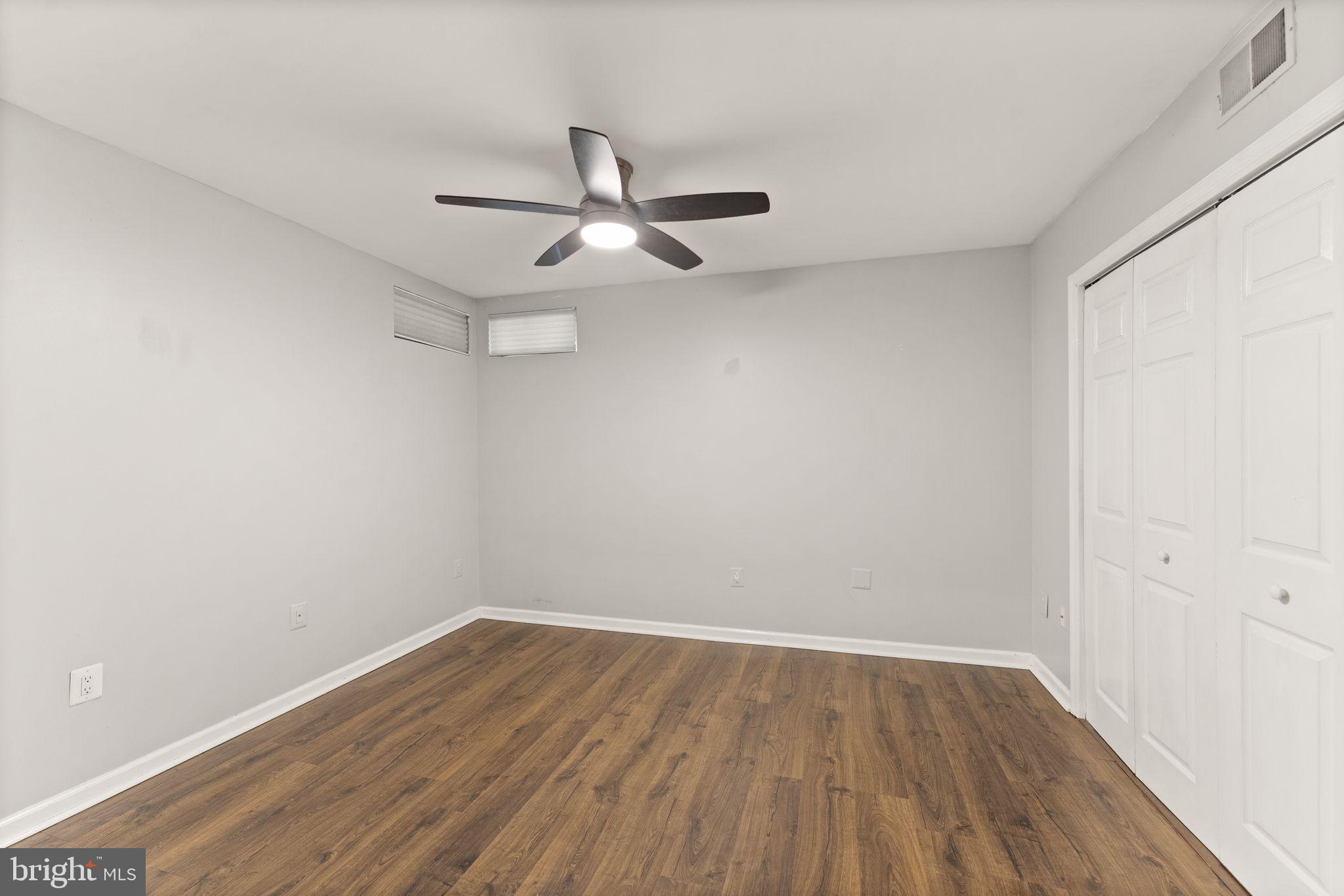 ASHBURN VILLAGE - Residential