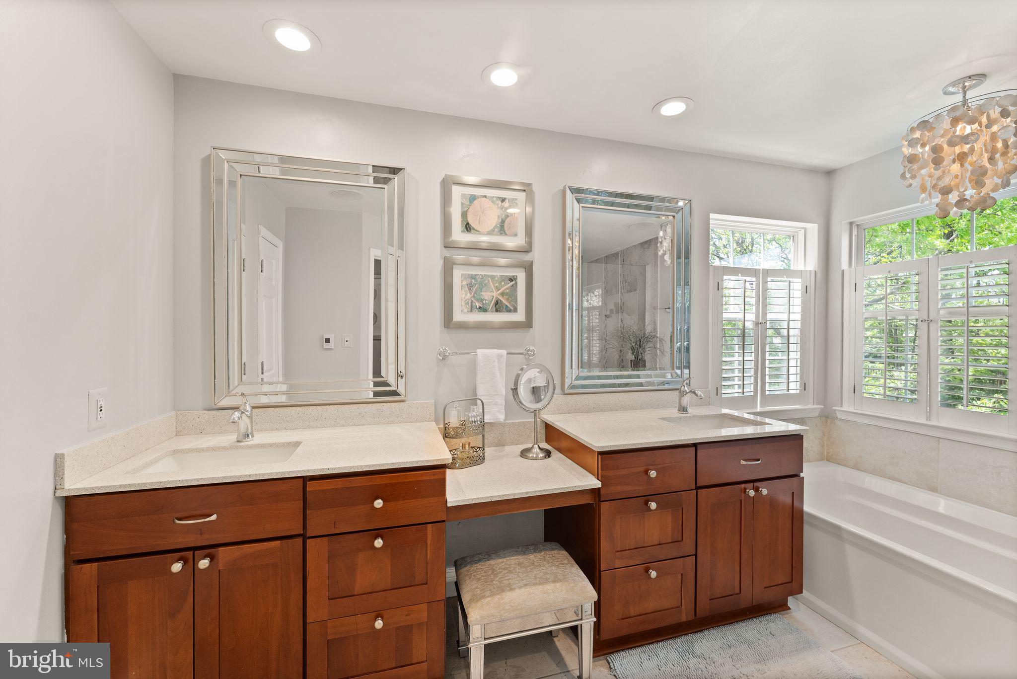 ASHBURN VILLAGE - Residential