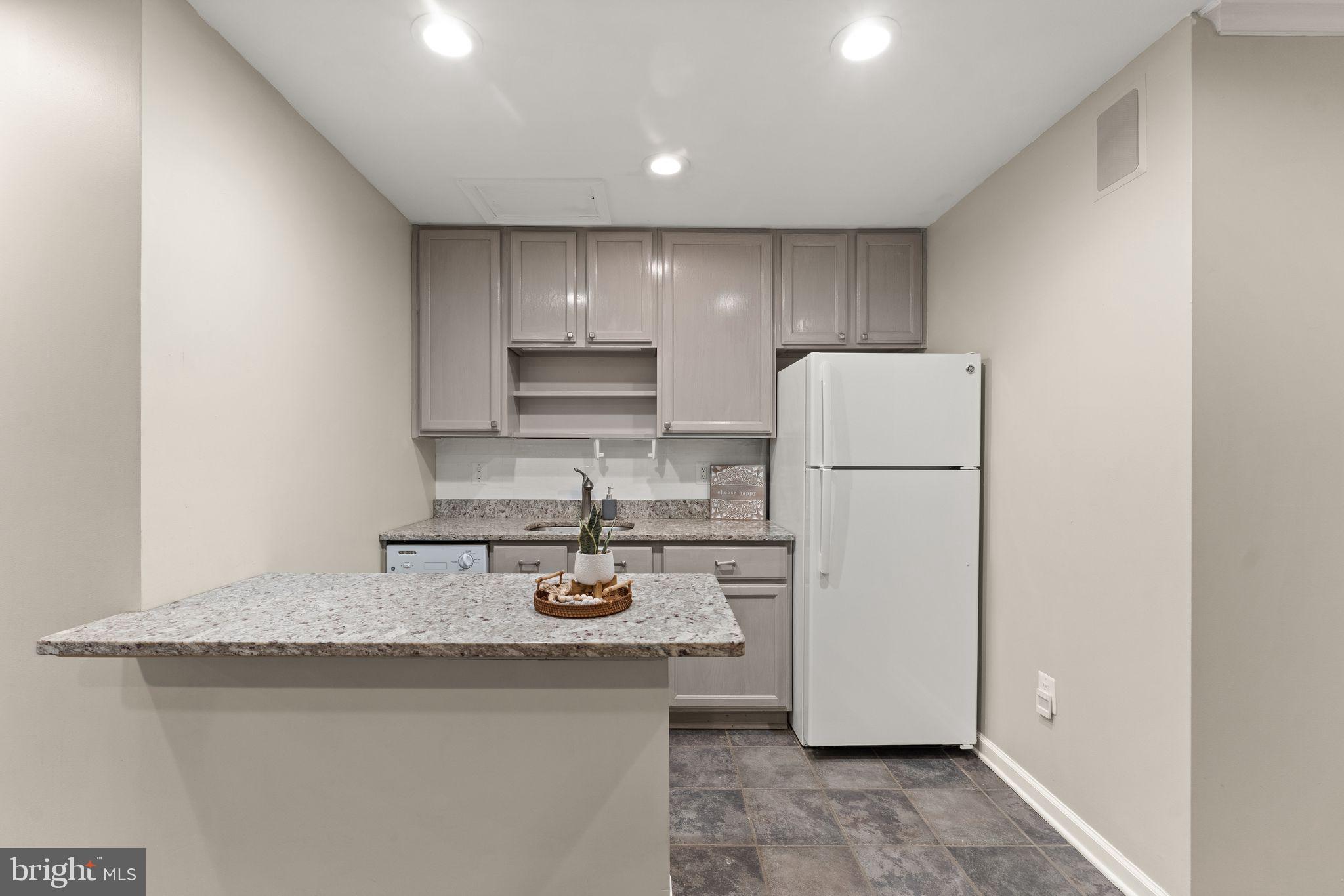 ASHBURN VILLAGE - Residential