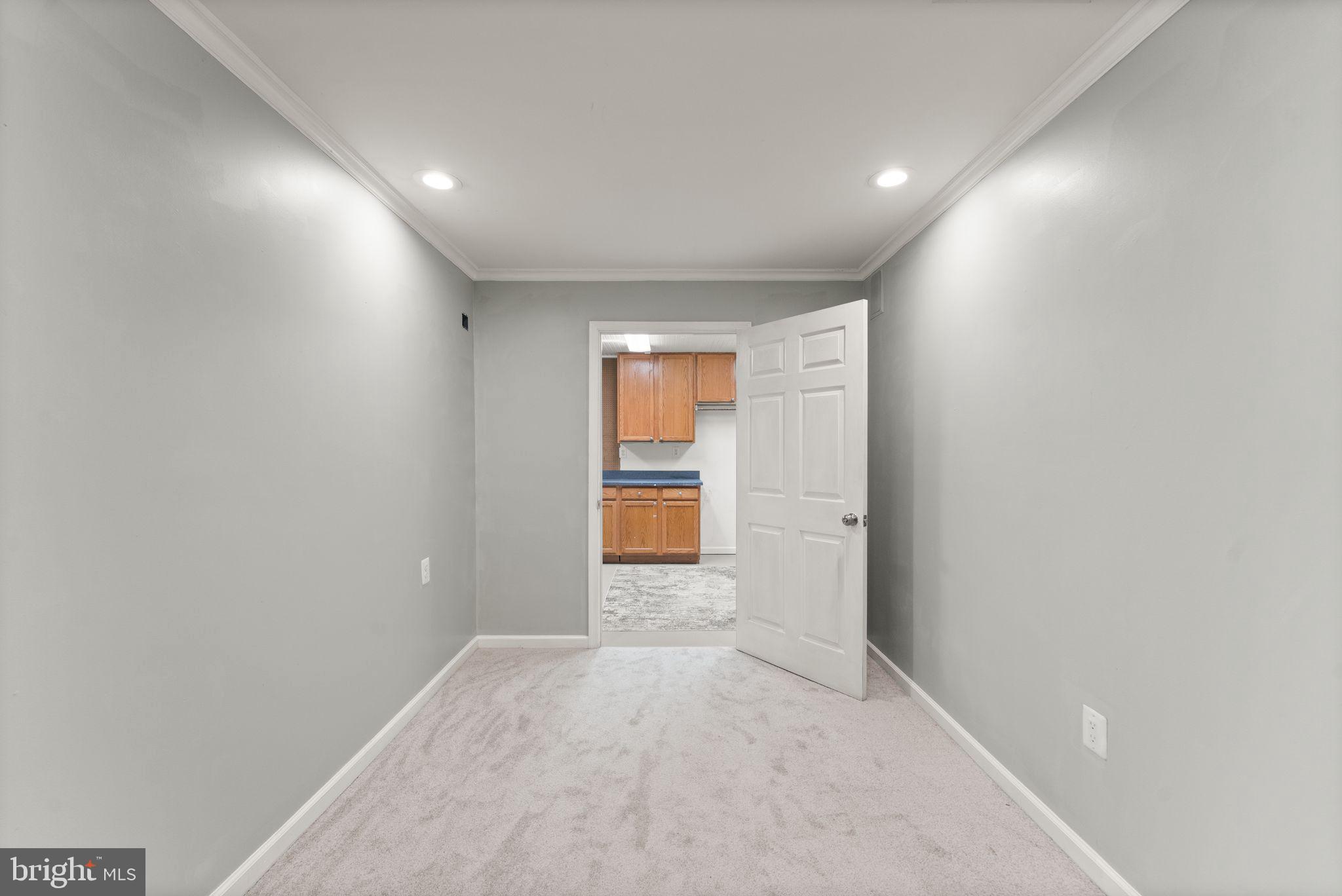 ASHBURN VILLAGE - Residential