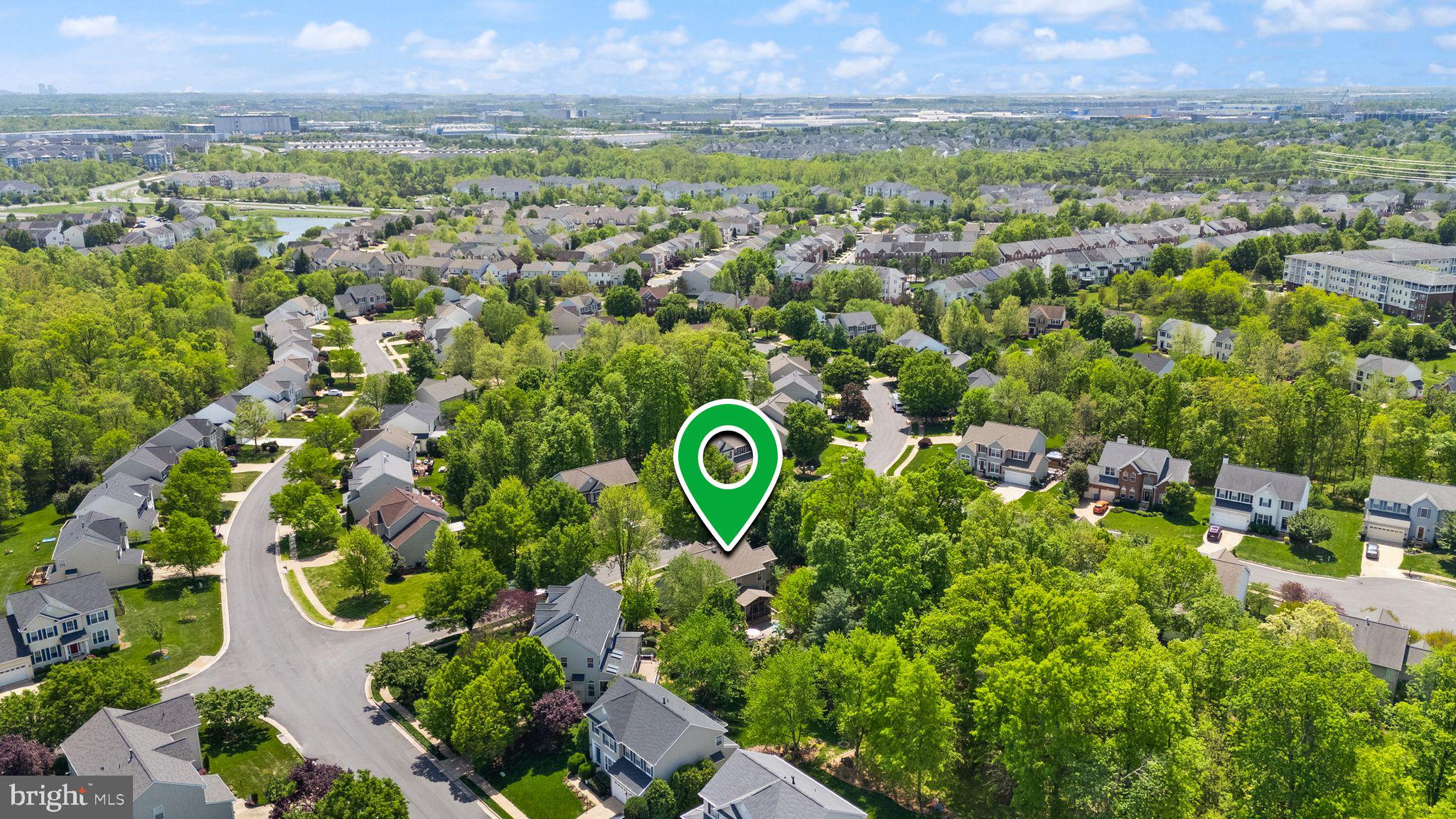 ASHBURN VILLAGE - Residential