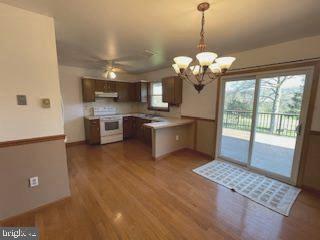 INGLESIDE VILLAGE - Residential