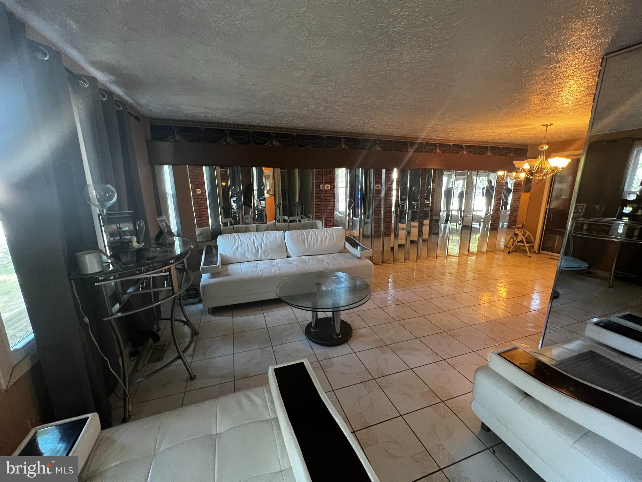 NOTTINGHAM WOODS - Residential