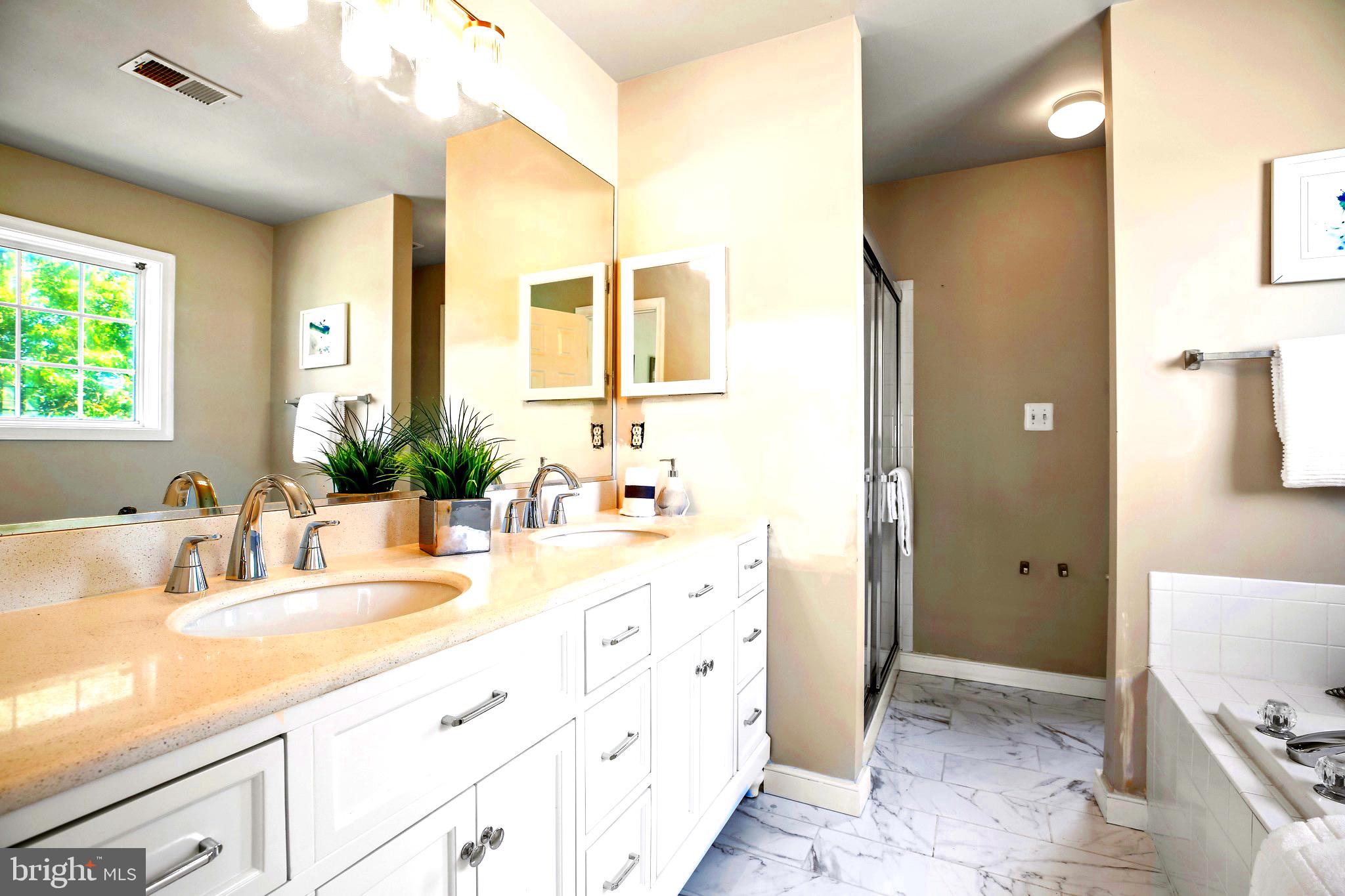 HAWTHORNE HILL - Residential