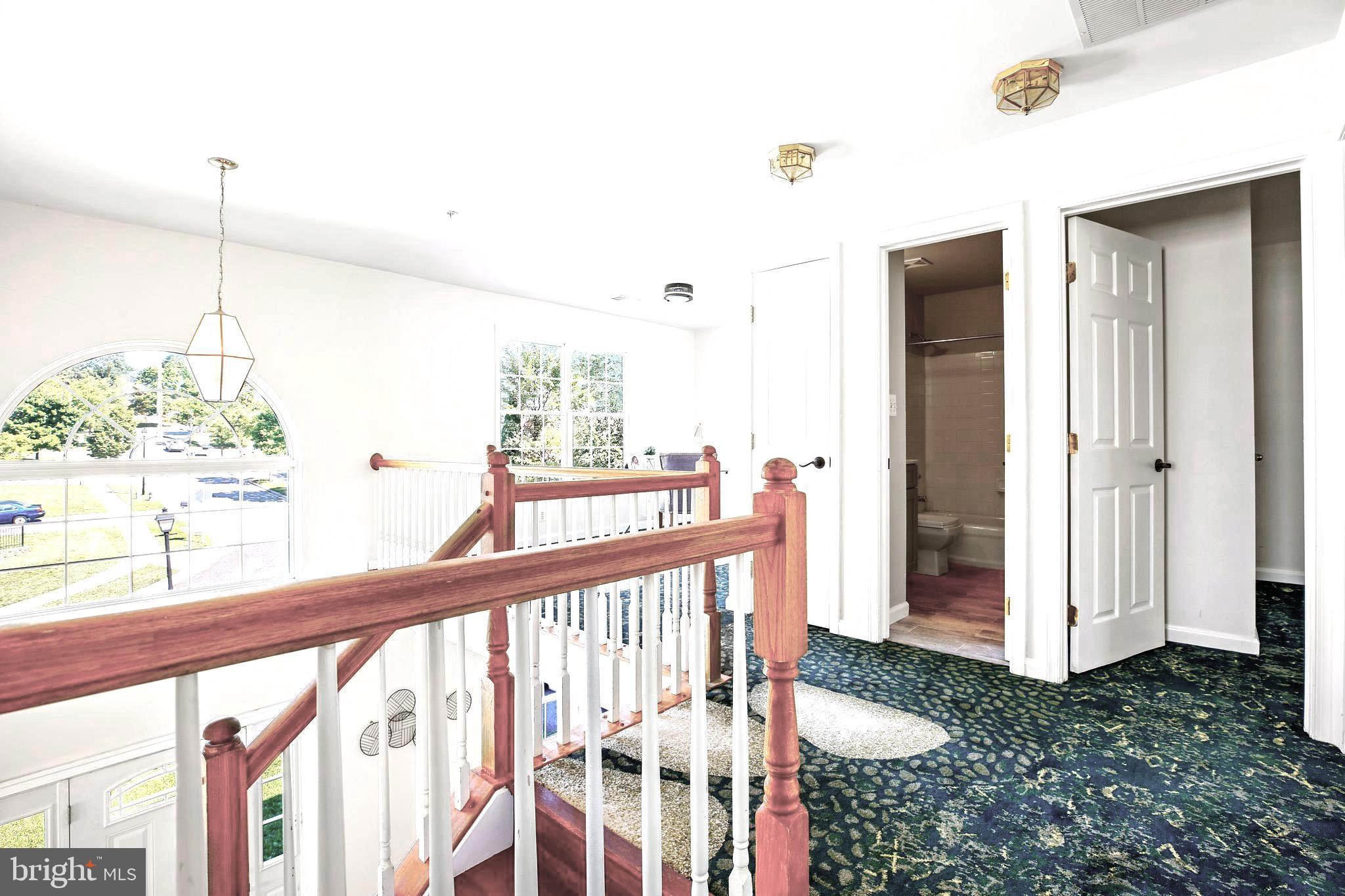 HAWTHORNE HILL - Residential