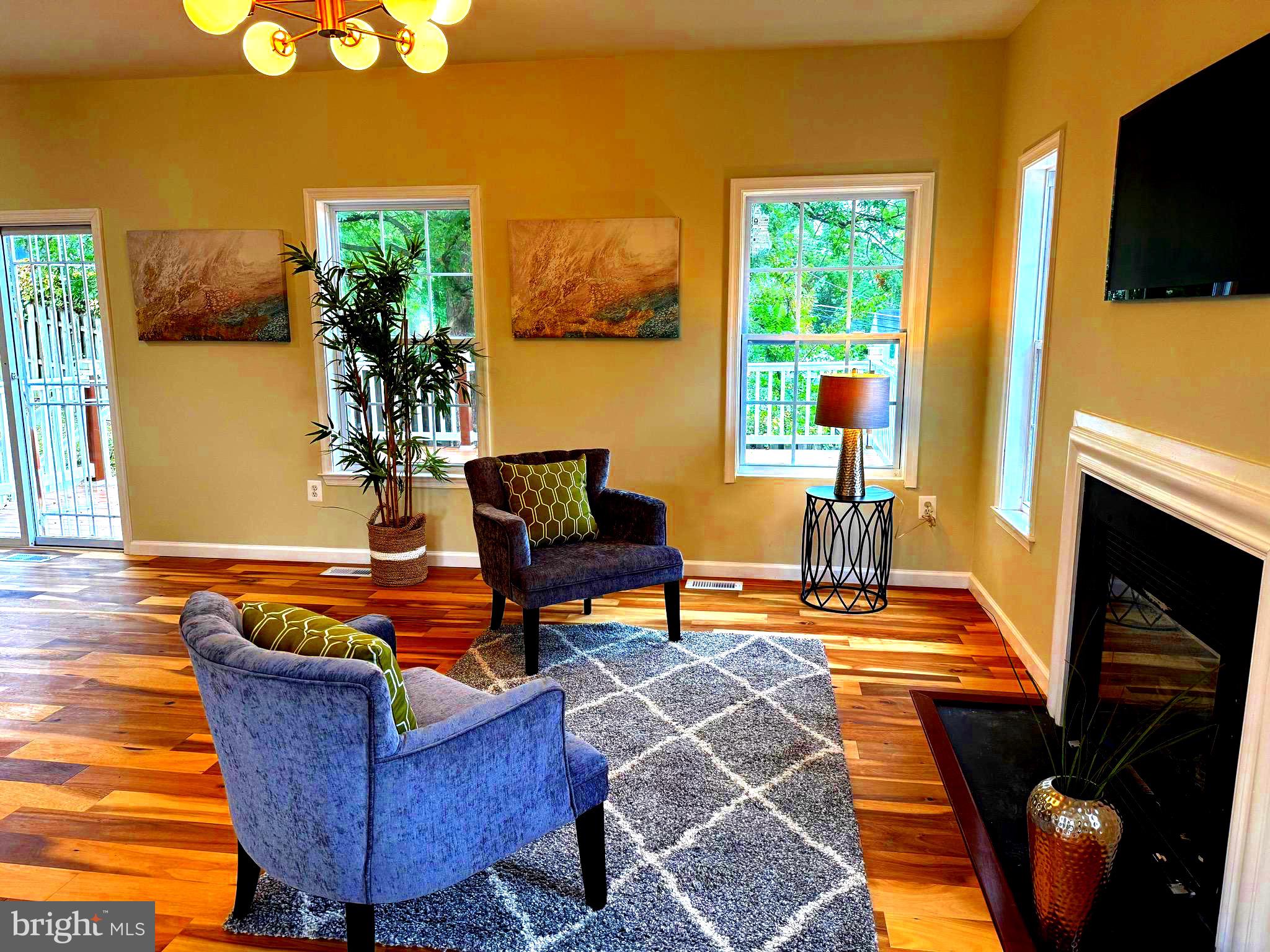 HAWTHORNE HILL - Residential