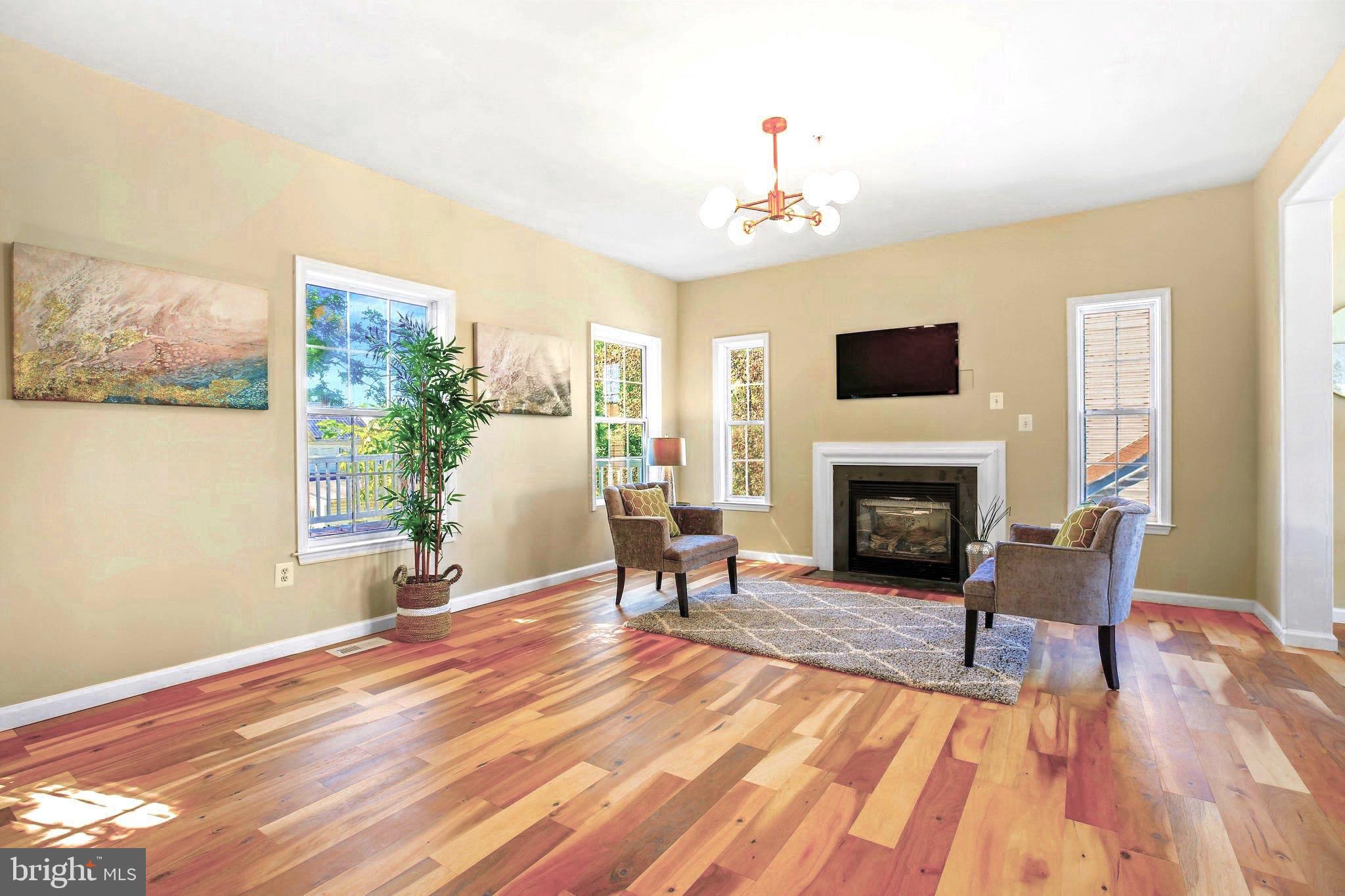 HAWTHORNE HILL - Residential