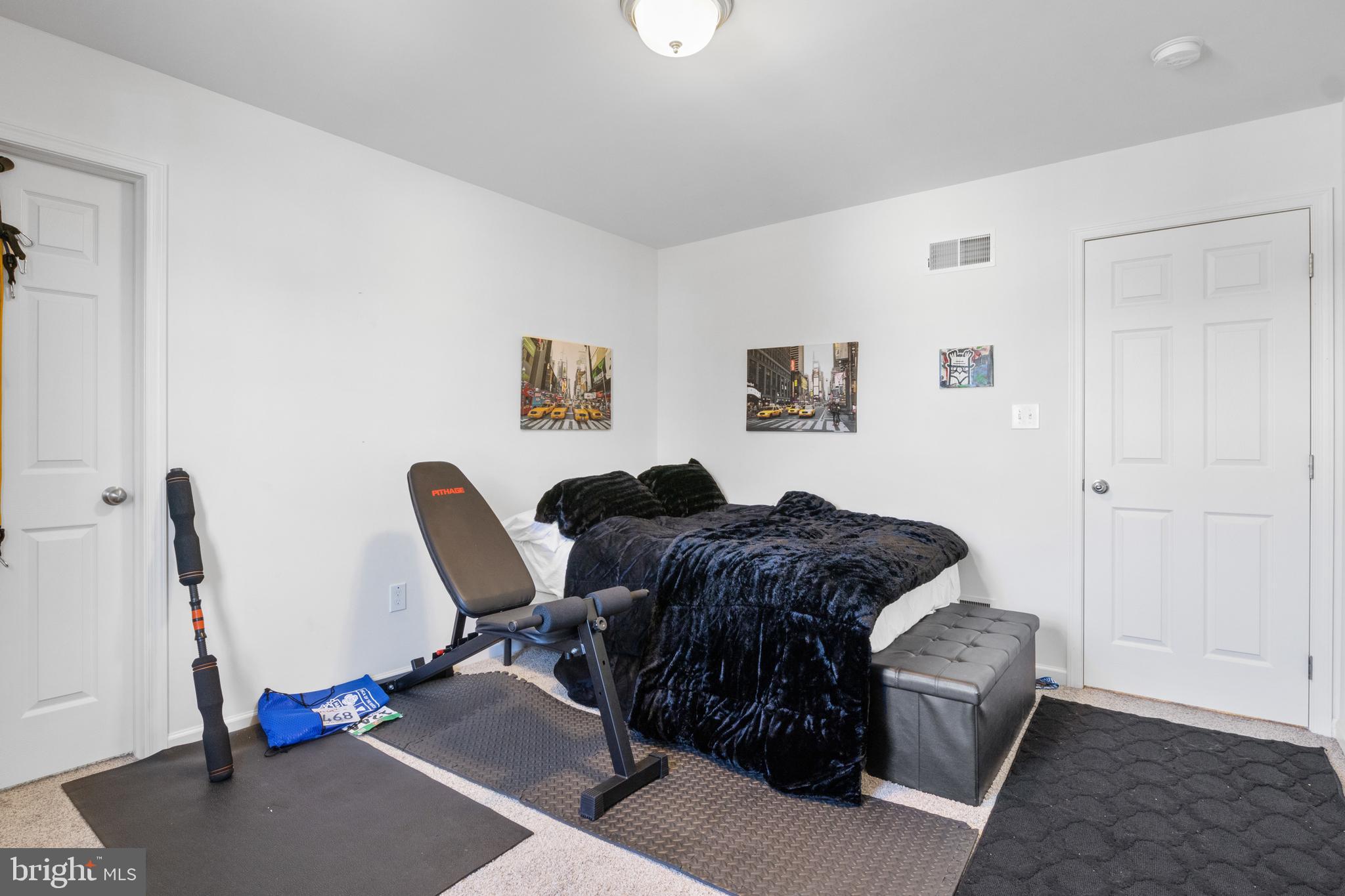 HUNTER CREEK - Residential