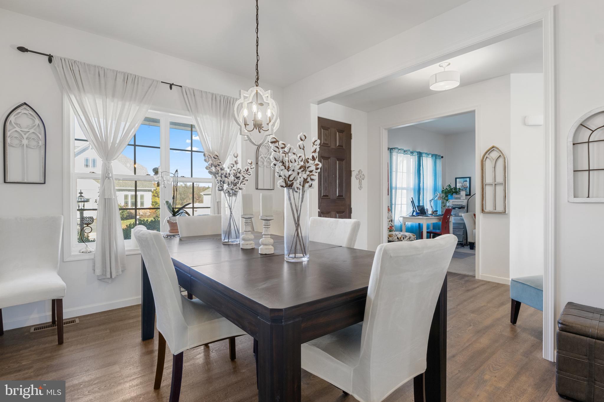 HUNTER CREEK - Residential