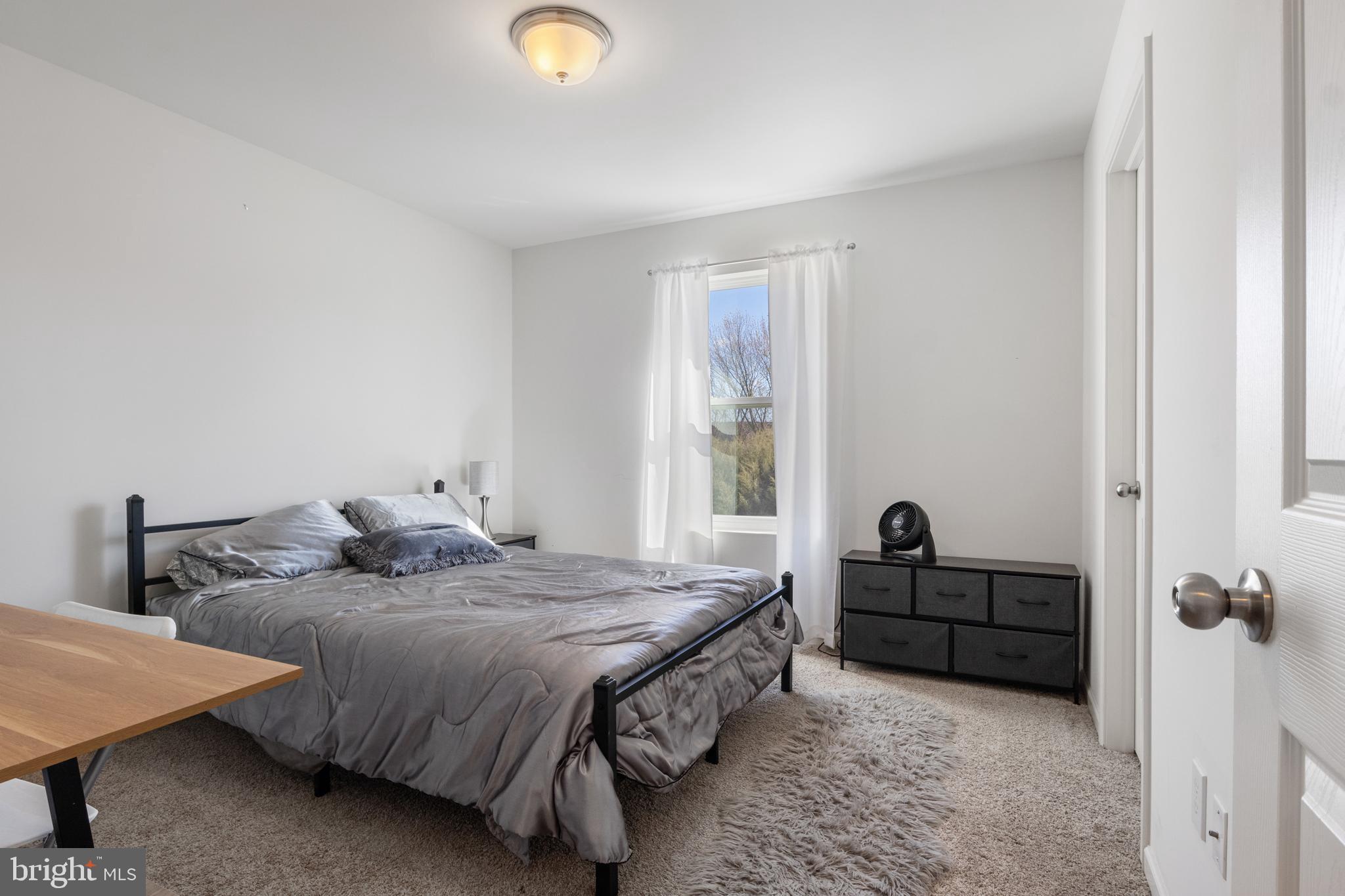 HUNTER CREEK - Residential