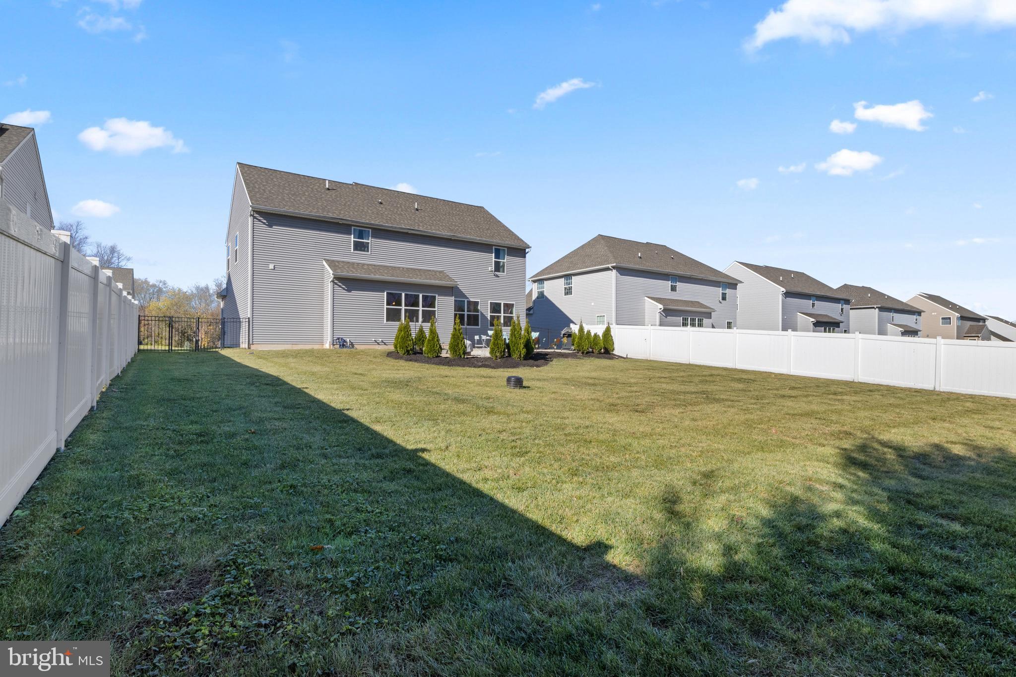 HUNTER CREEK - Residential