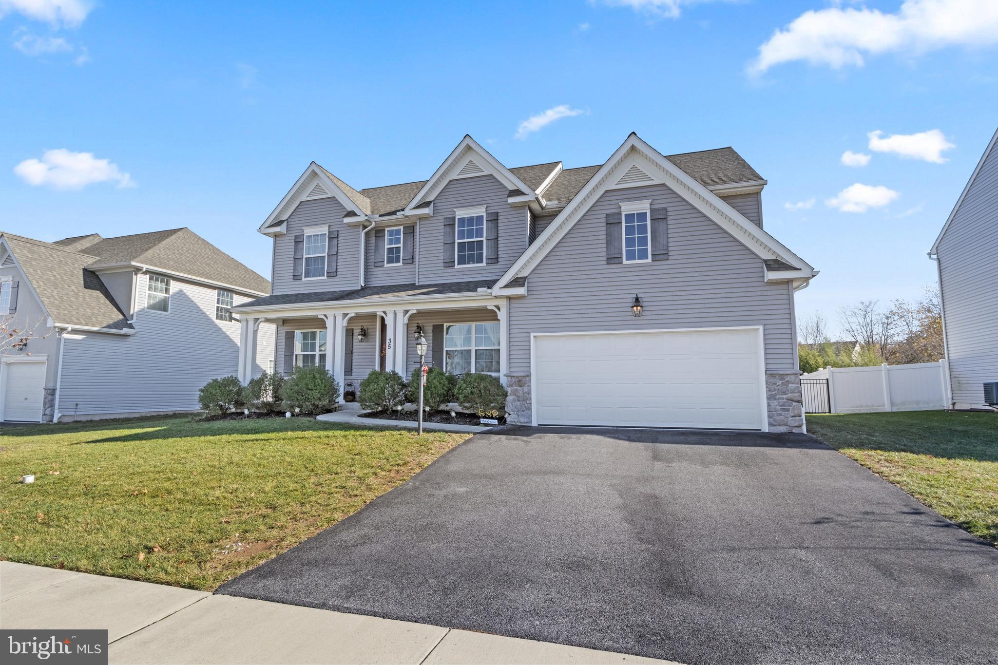 HUNTER CREEK - Residential