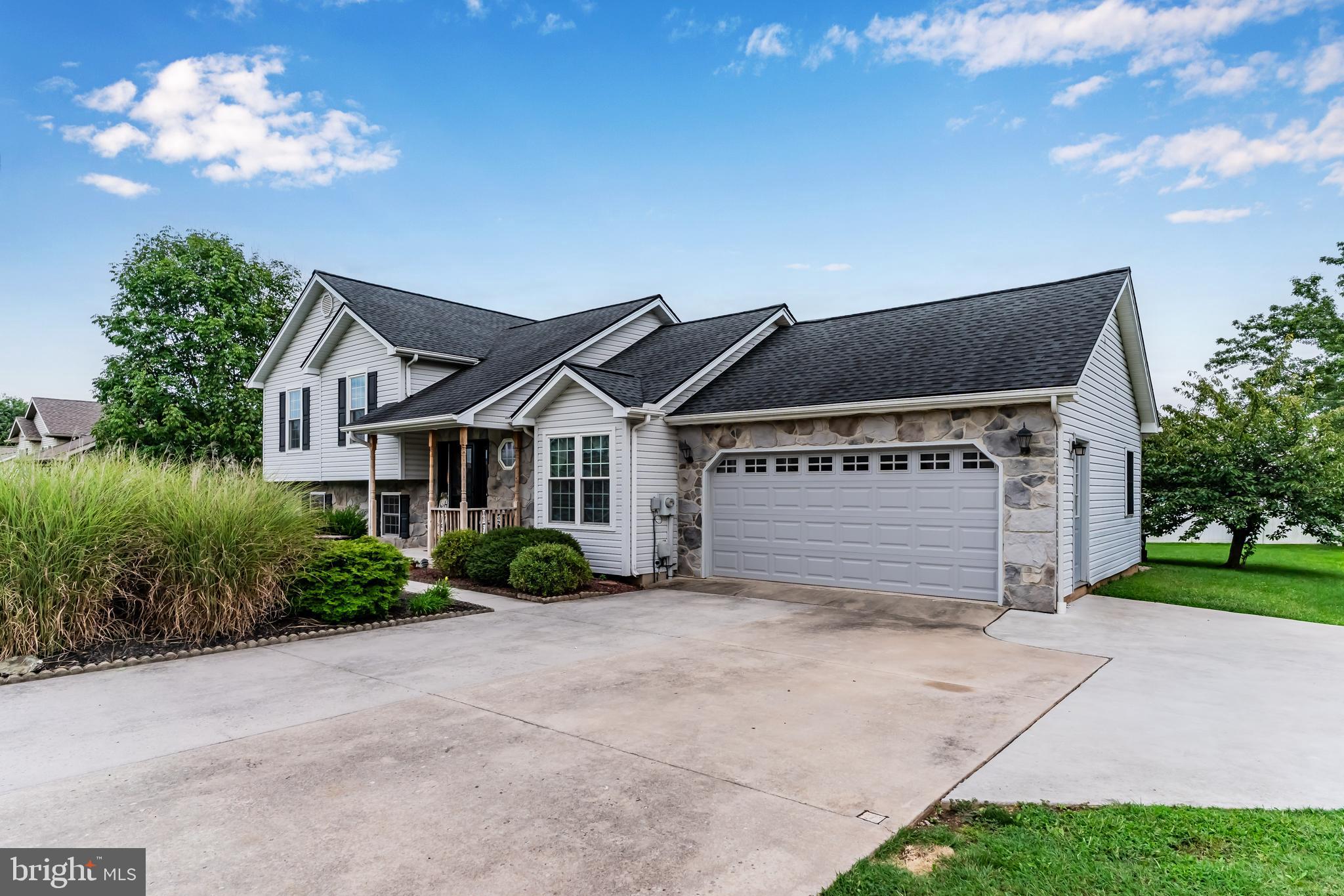118 LODGE LANE