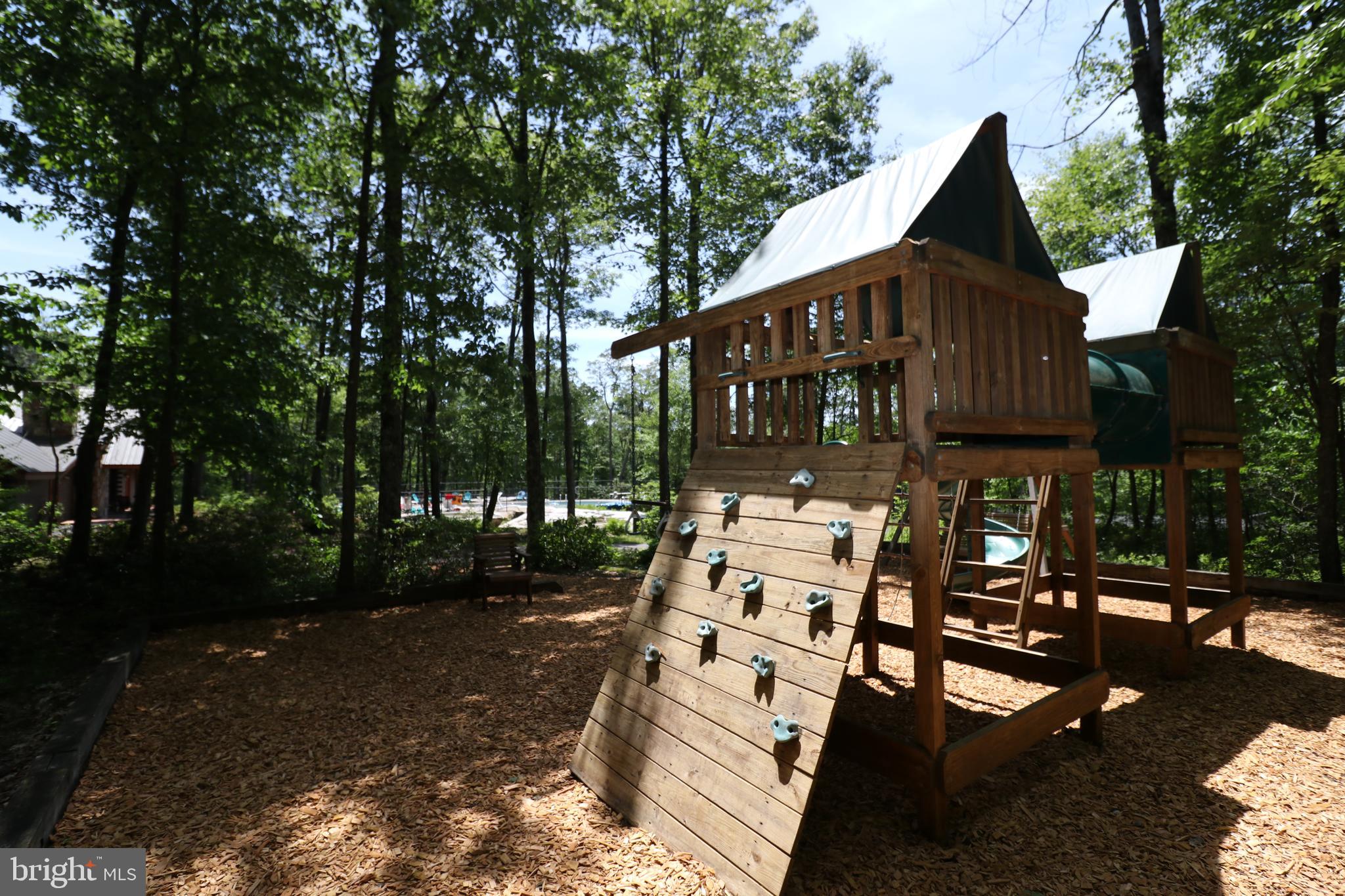 DEEP CREEK HIGHLANDS - Land