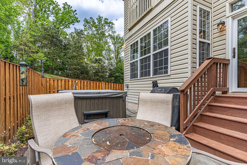 GOVERNORS GROVE - Residential Lease