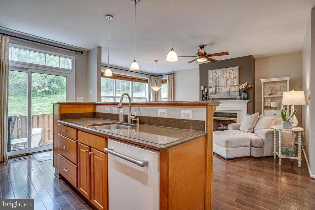 GOVERNORS GROVE - Residential Lease