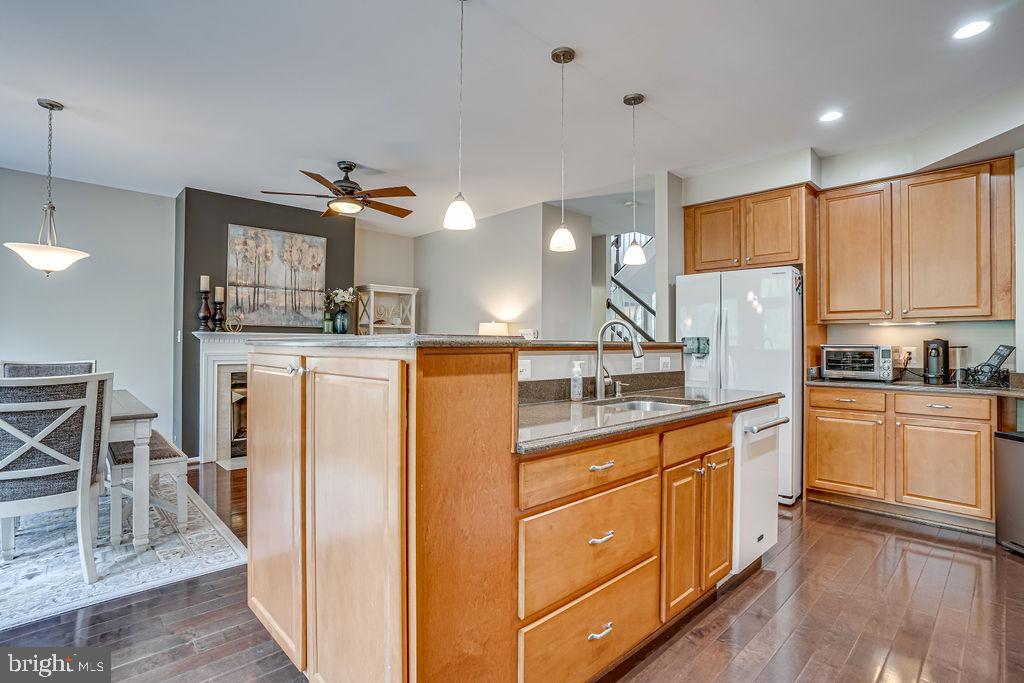 GOVERNORS GROVE - Residential Lease