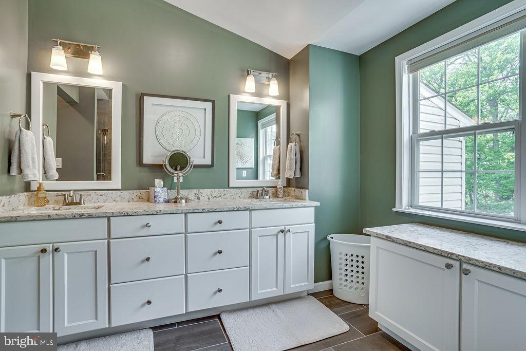 GOVERNORS GROVE - Residential Lease