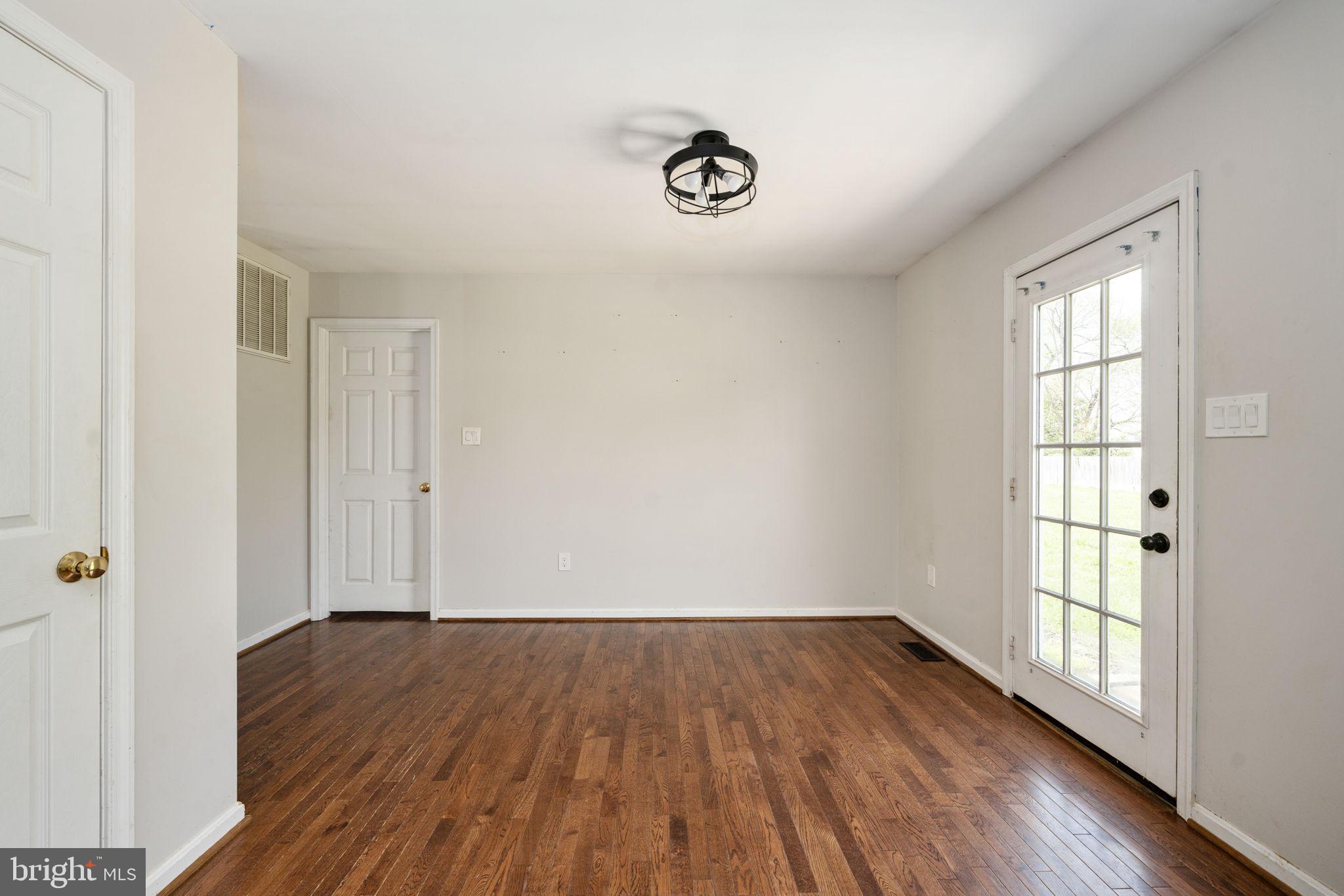 CRESTWOOD KNOLLS PH 1 - Residential
