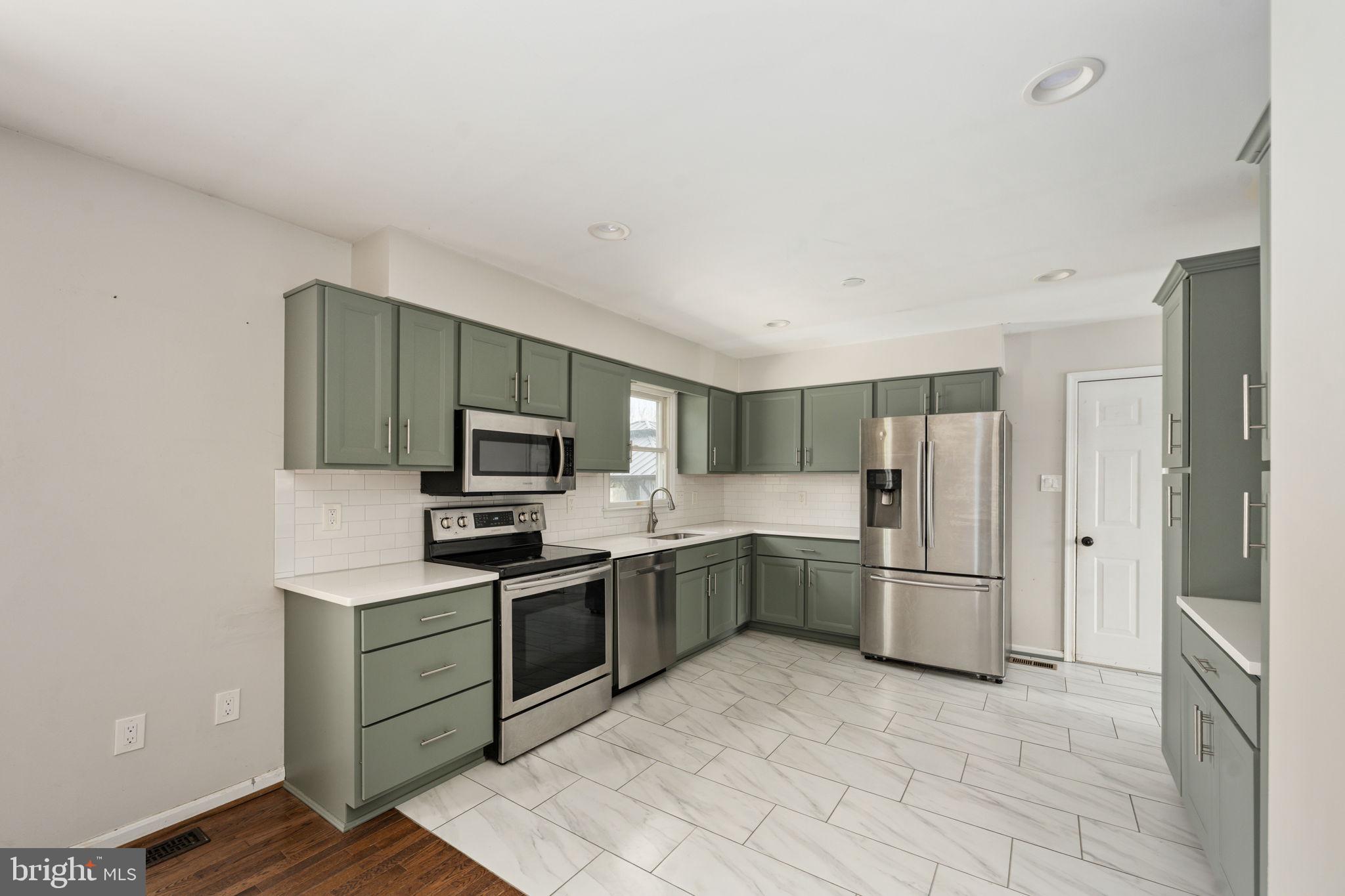 CRESTWOOD KNOLLS PH 1 - Residential