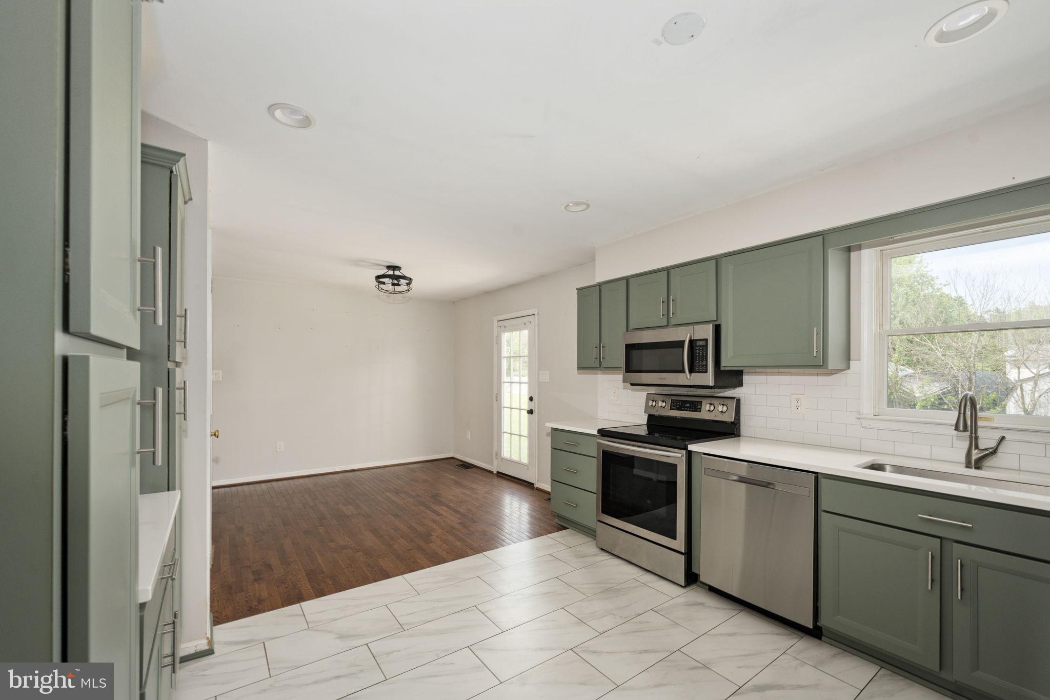 CRESTWOOD KNOLLS PH 1 - Residential