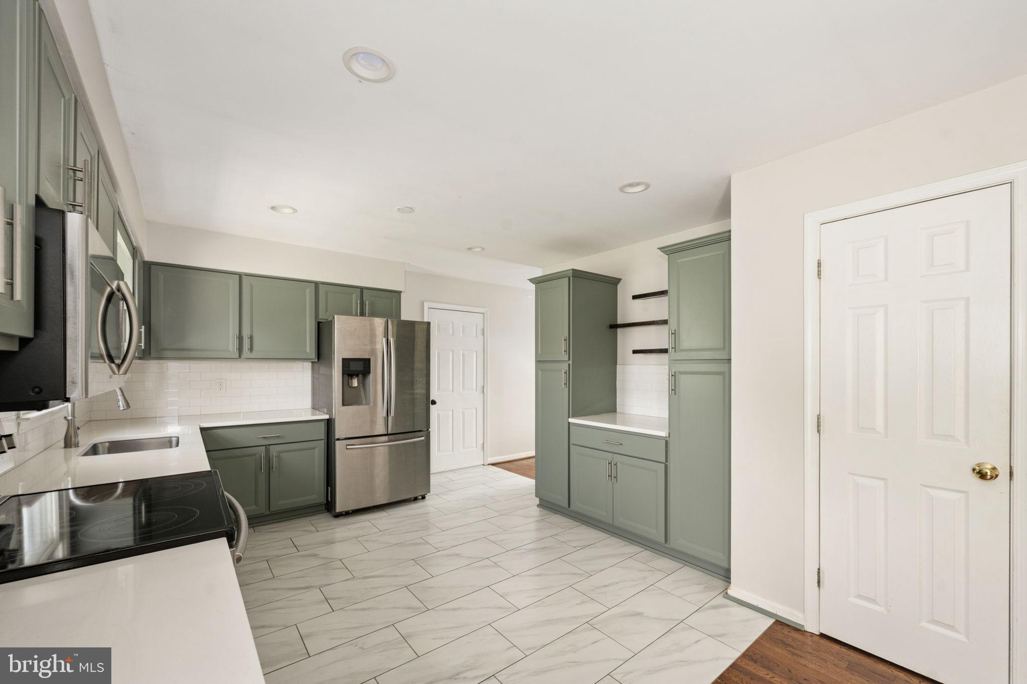 CRESTWOOD KNOLLS PH 1 - Residential