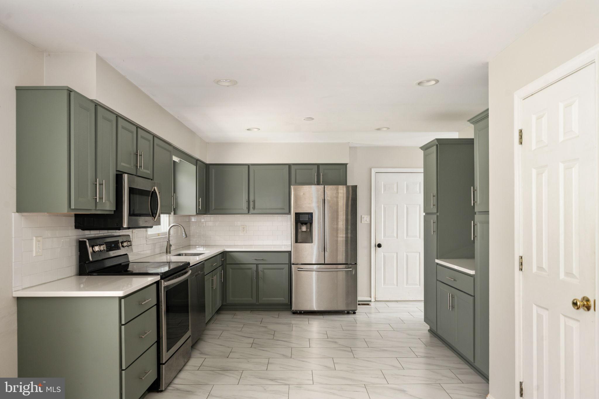 CRESTWOOD KNOLLS PH 1 - Residential