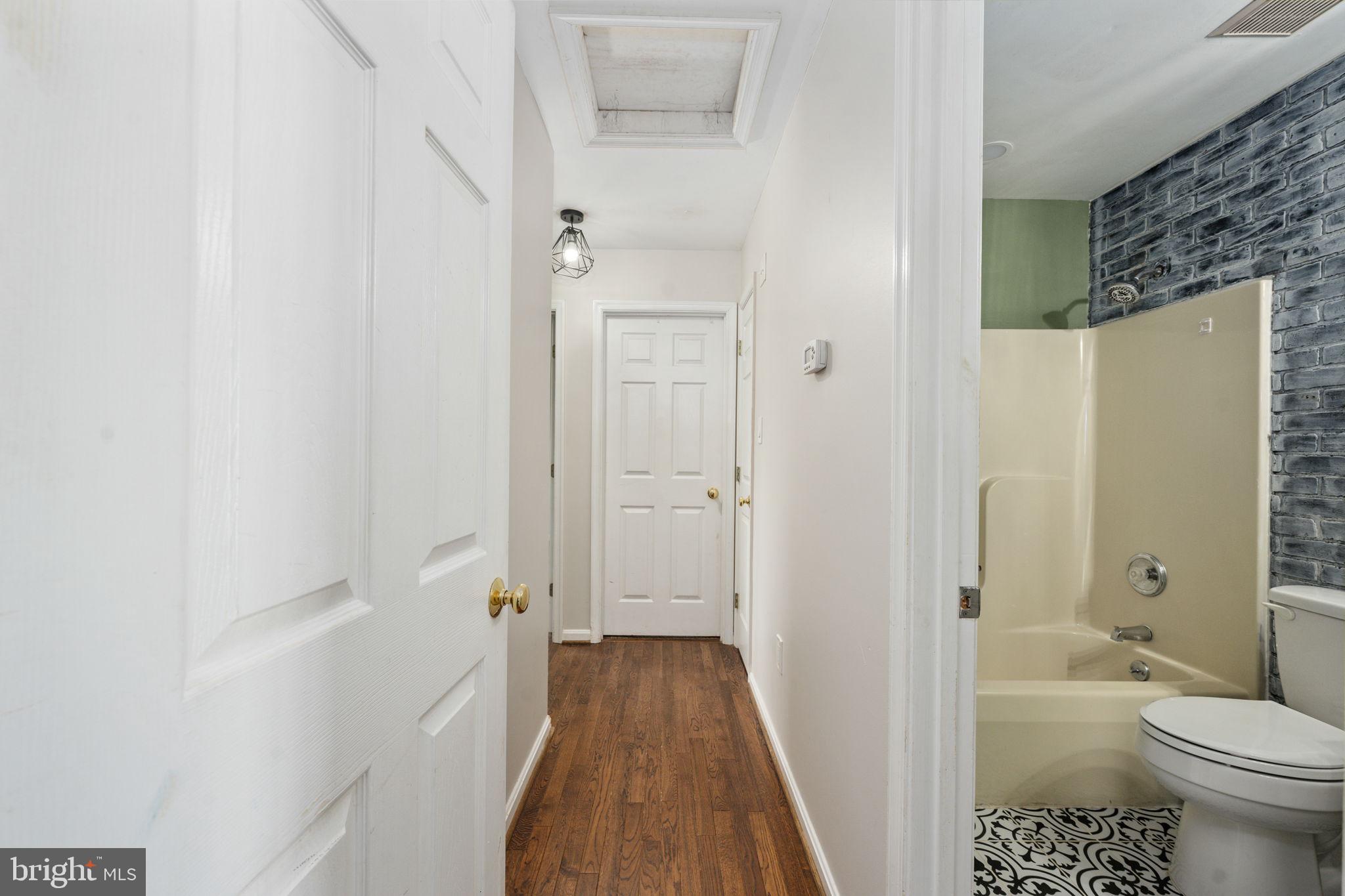 CRESTWOOD KNOLLS PH 1 - Residential