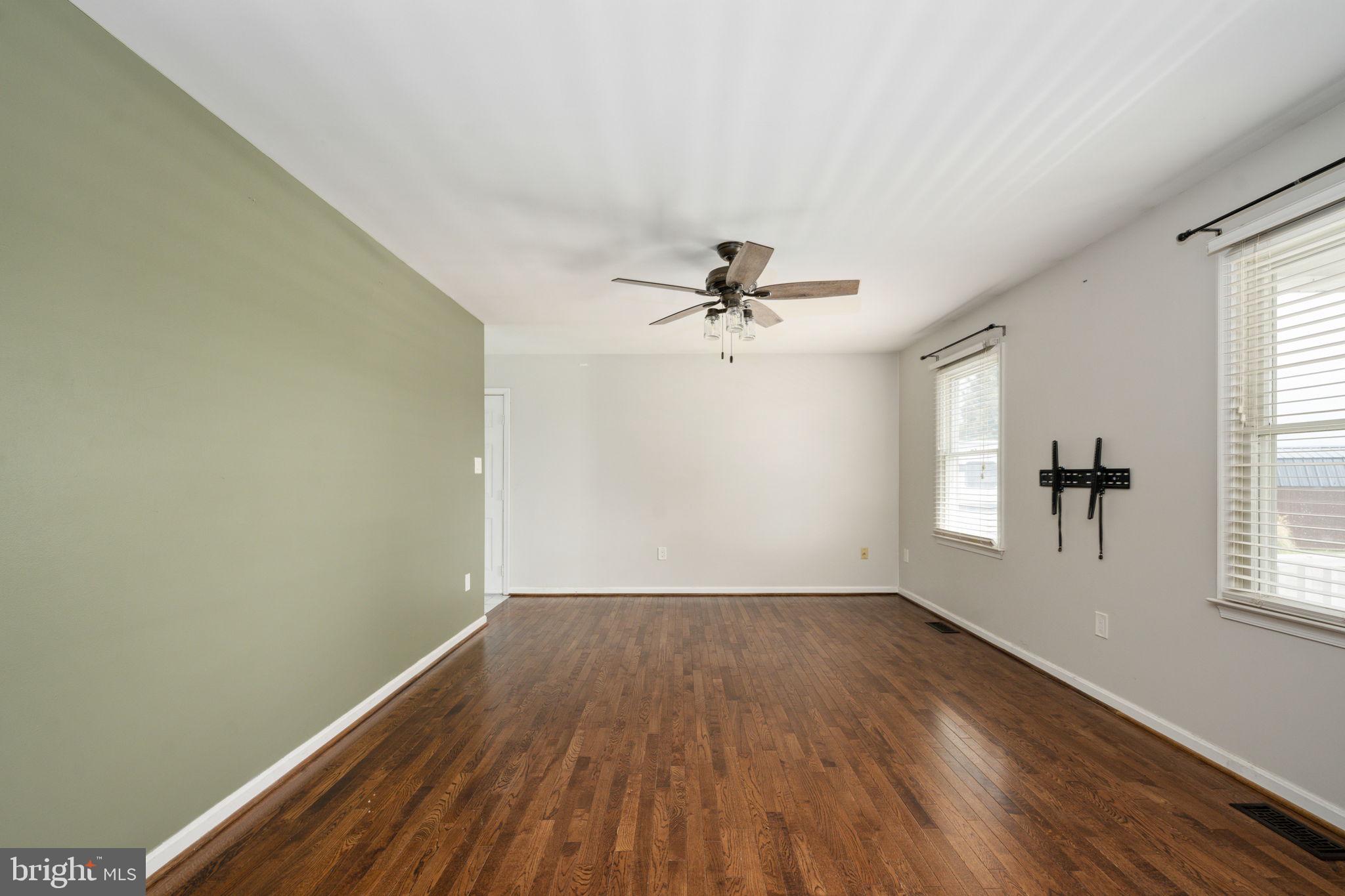 CRESTWOOD KNOLLS PH 1 - Residential