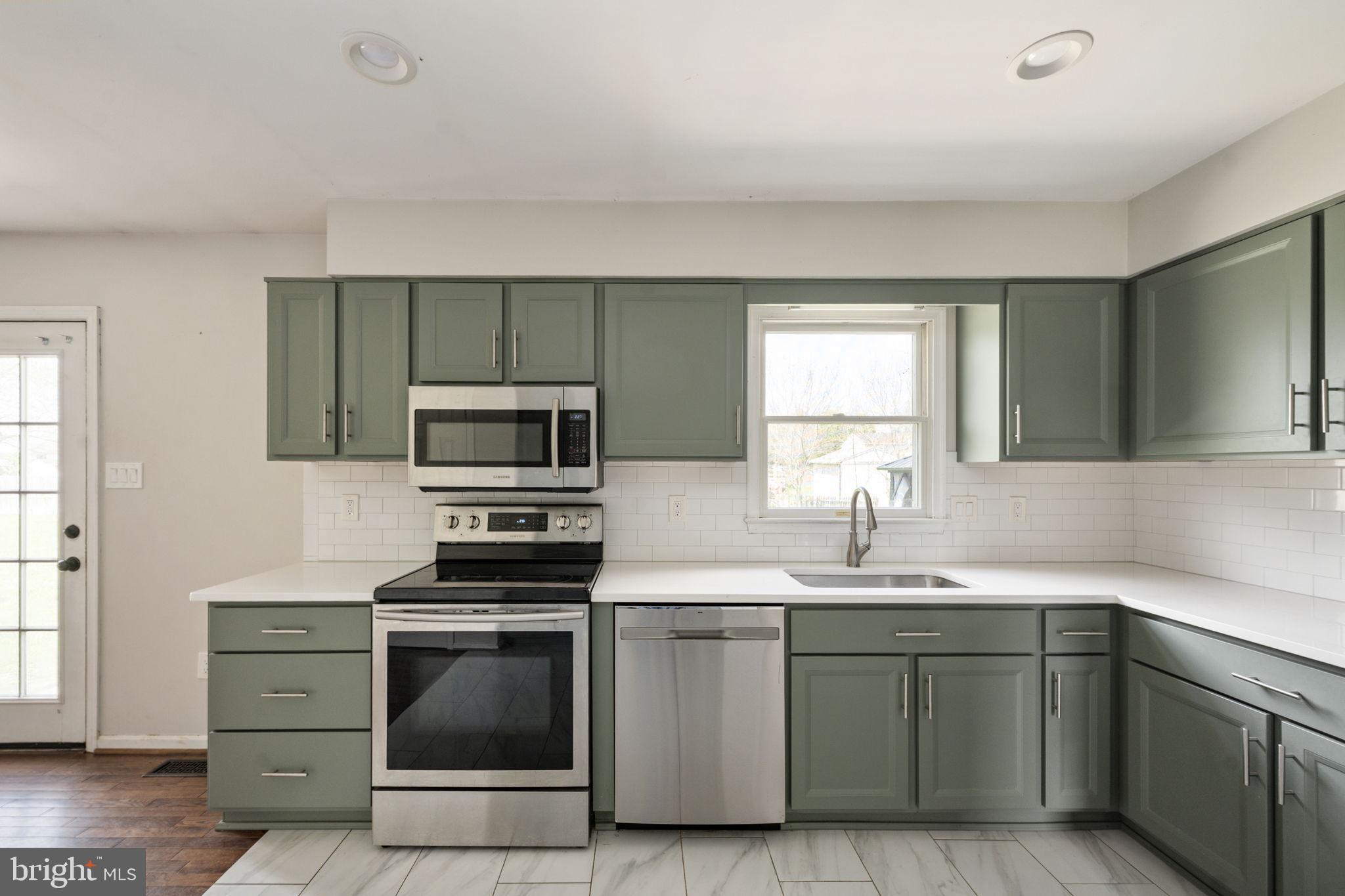 CRESTWOOD KNOLLS PH 1 - Residential