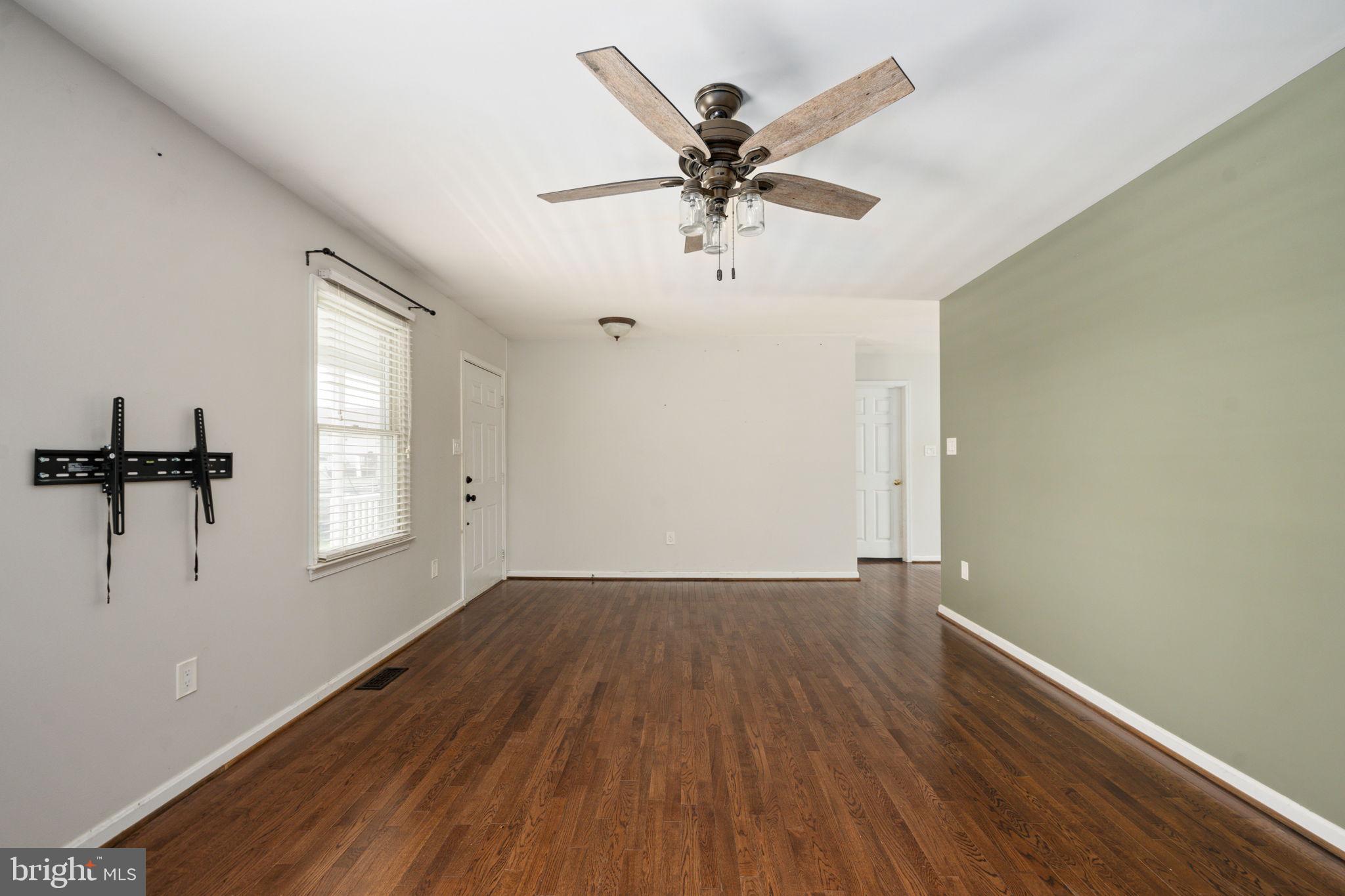 CRESTWOOD KNOLLS PH 1 - Residential
