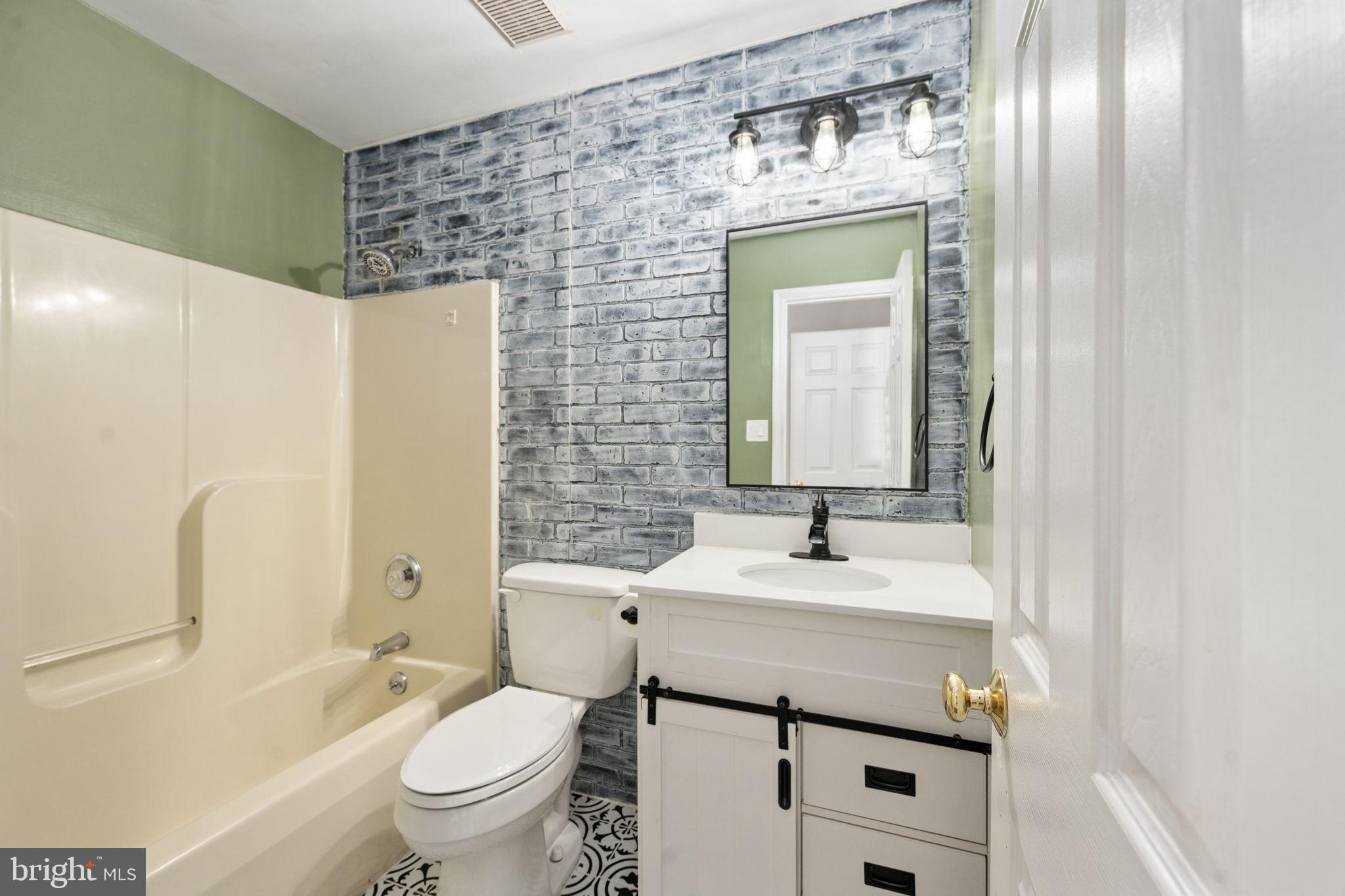CRESTWOOD KNOLLS PH 1 - Residential