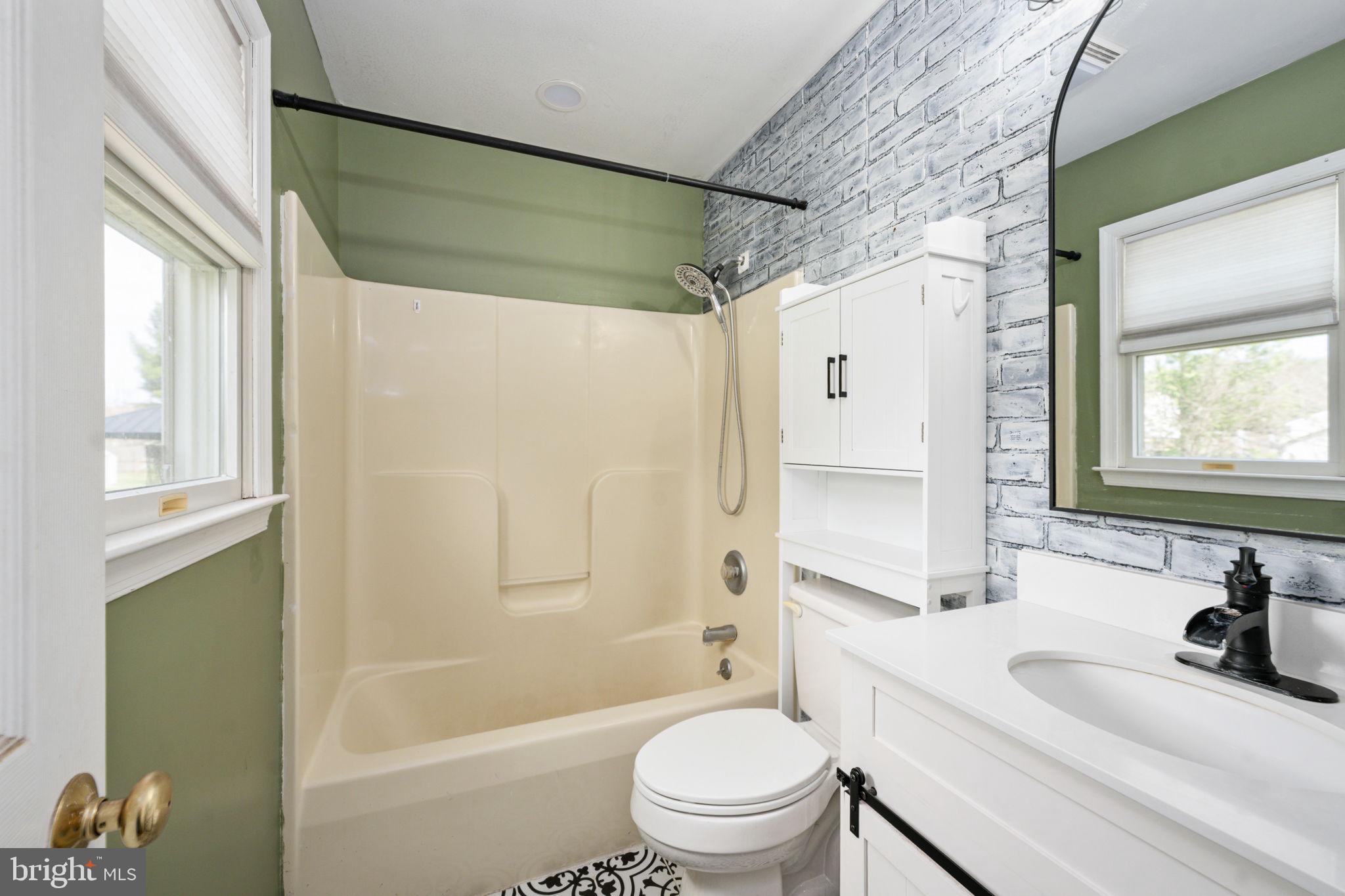 CRESTWOOD KNOLLS PH 1 - Residential