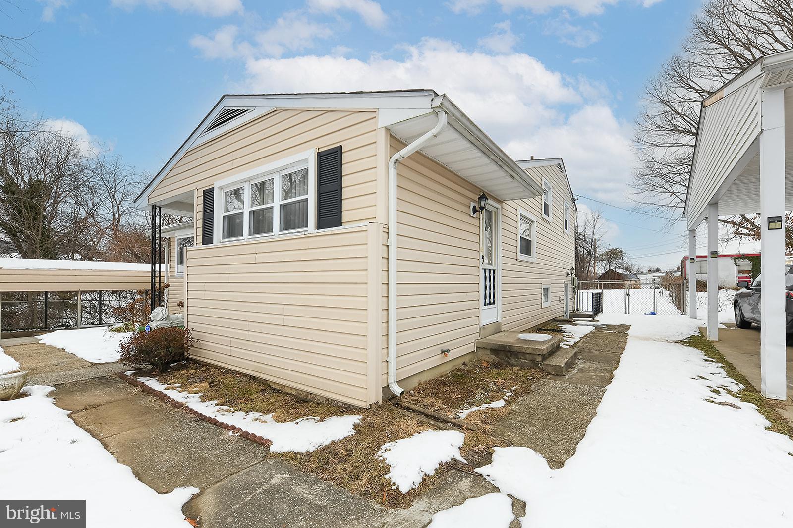 WINDSOR FARMS - Residential