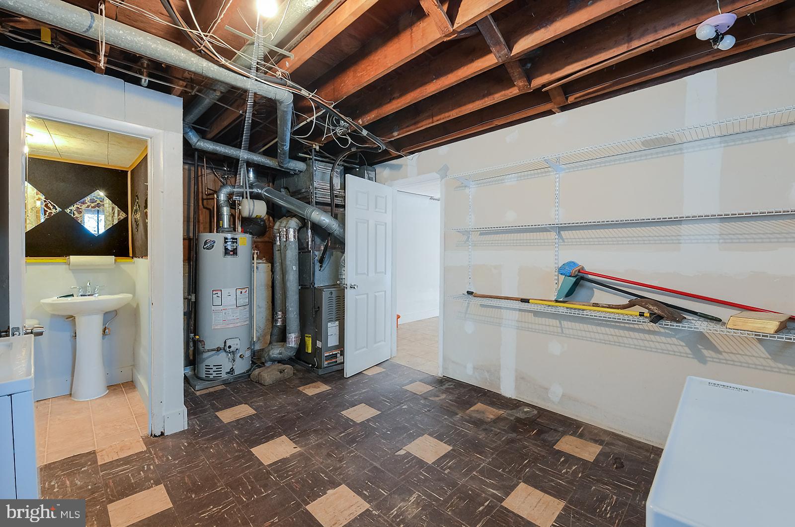 WINDSOR FARMS - Residential