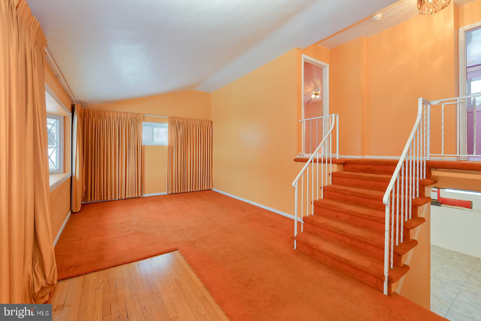 WINDSOR FARMS - Residential