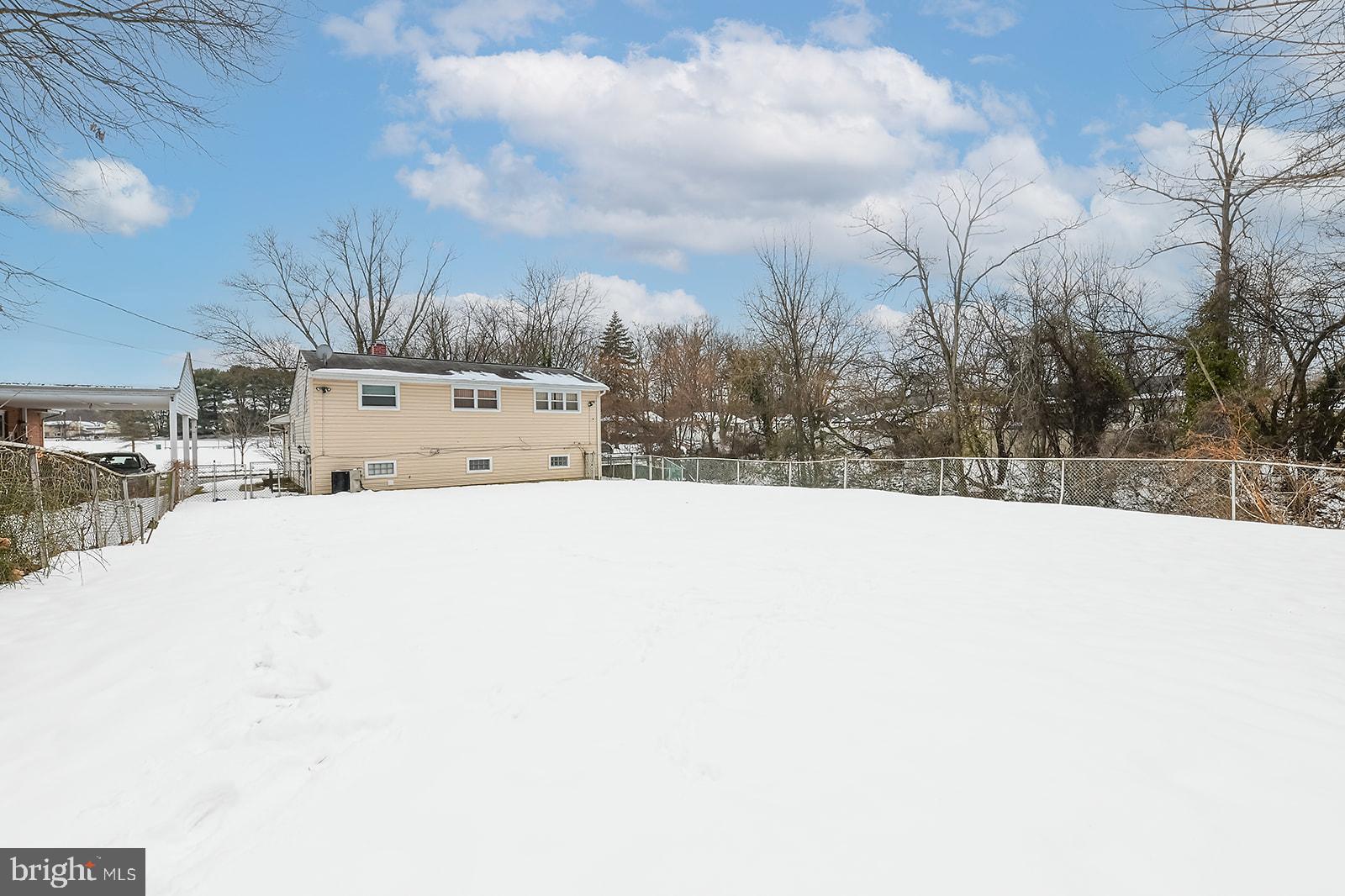 WINDSOR FARMS - Residential