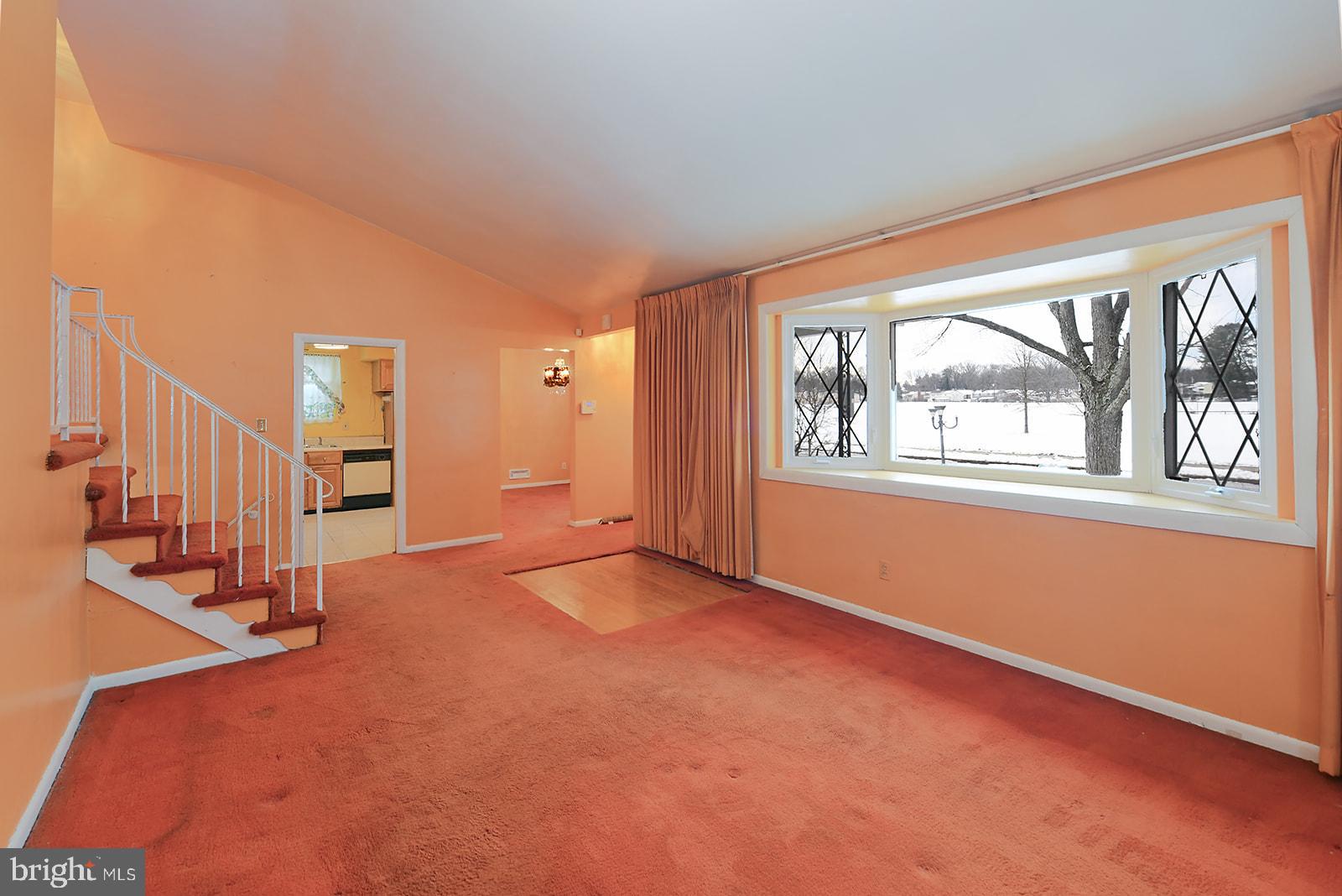 WINDSOR FARMS - Residential