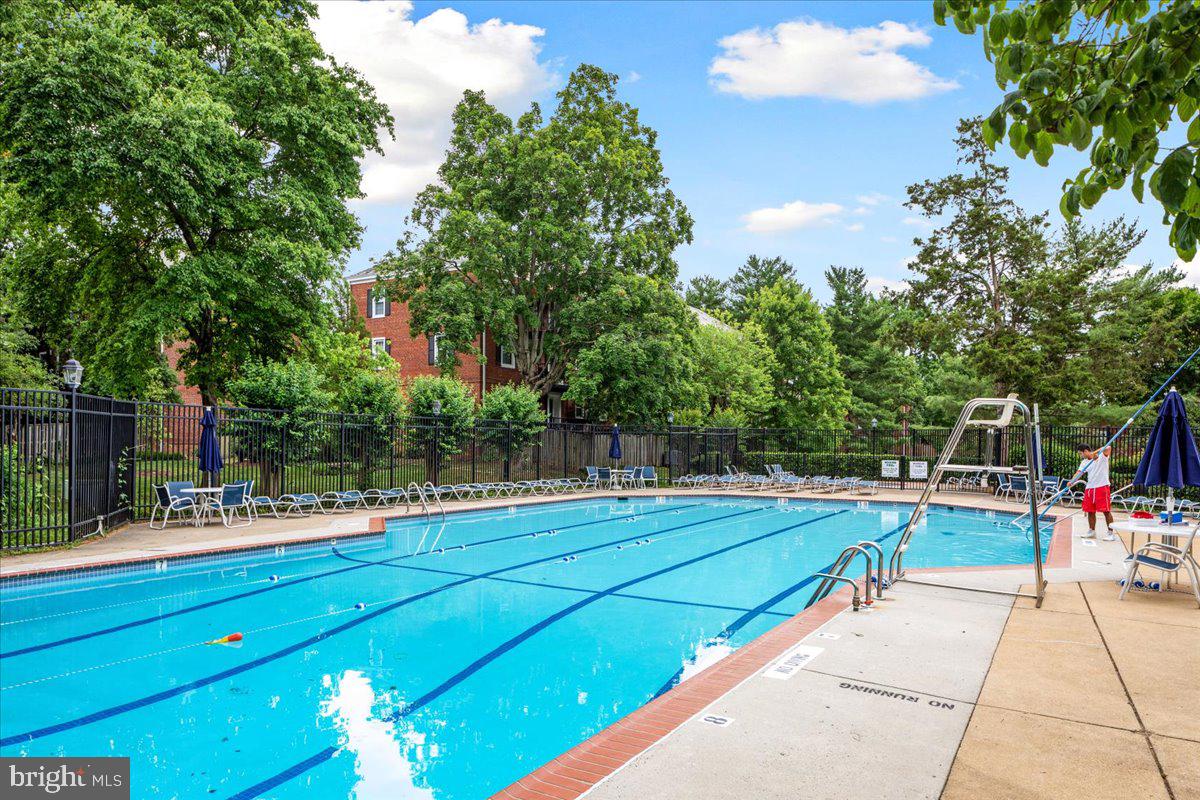 FAIRLINGTON VILLAGES - Residential