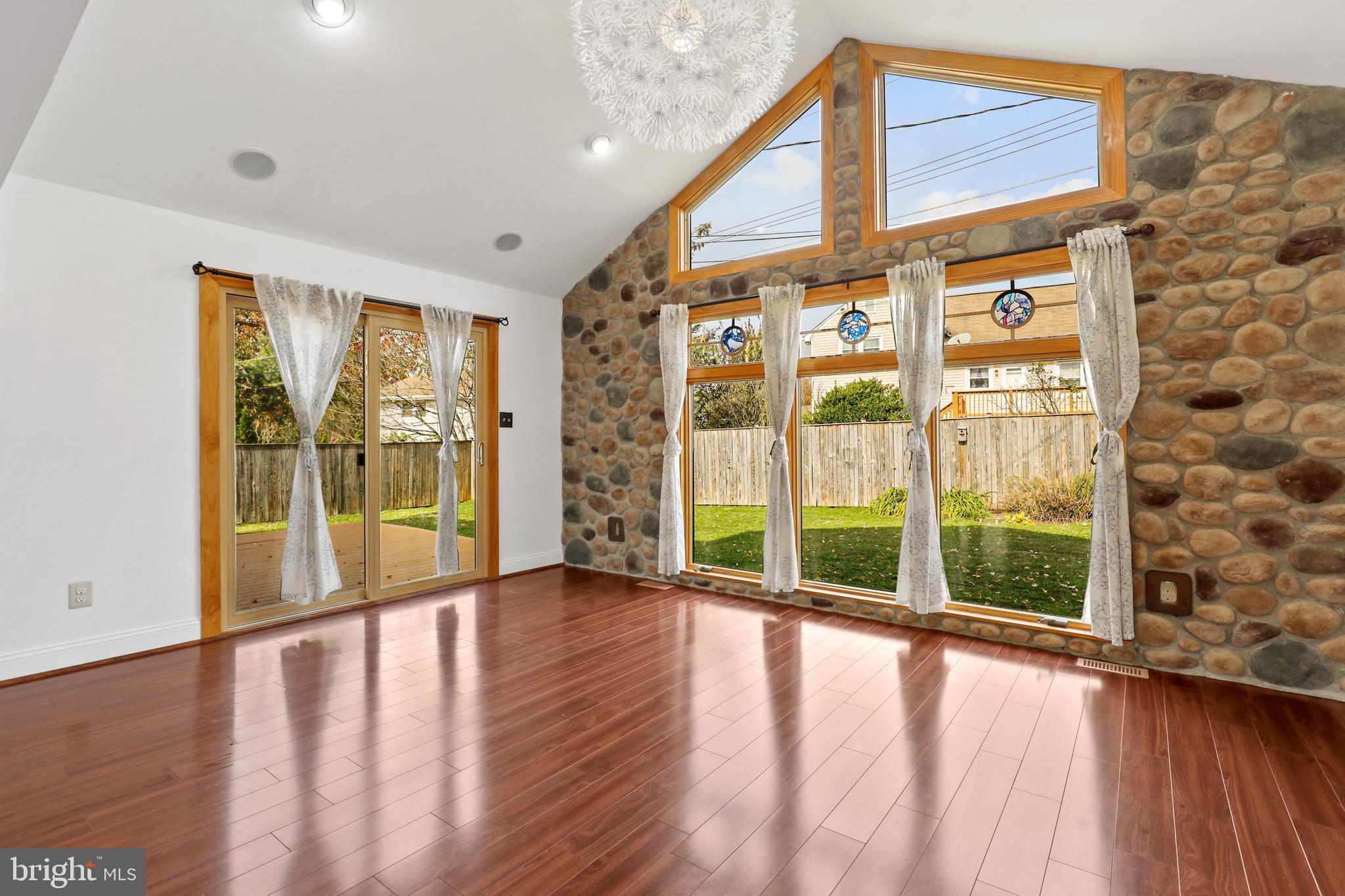 ORCHARD HILLS - Residential