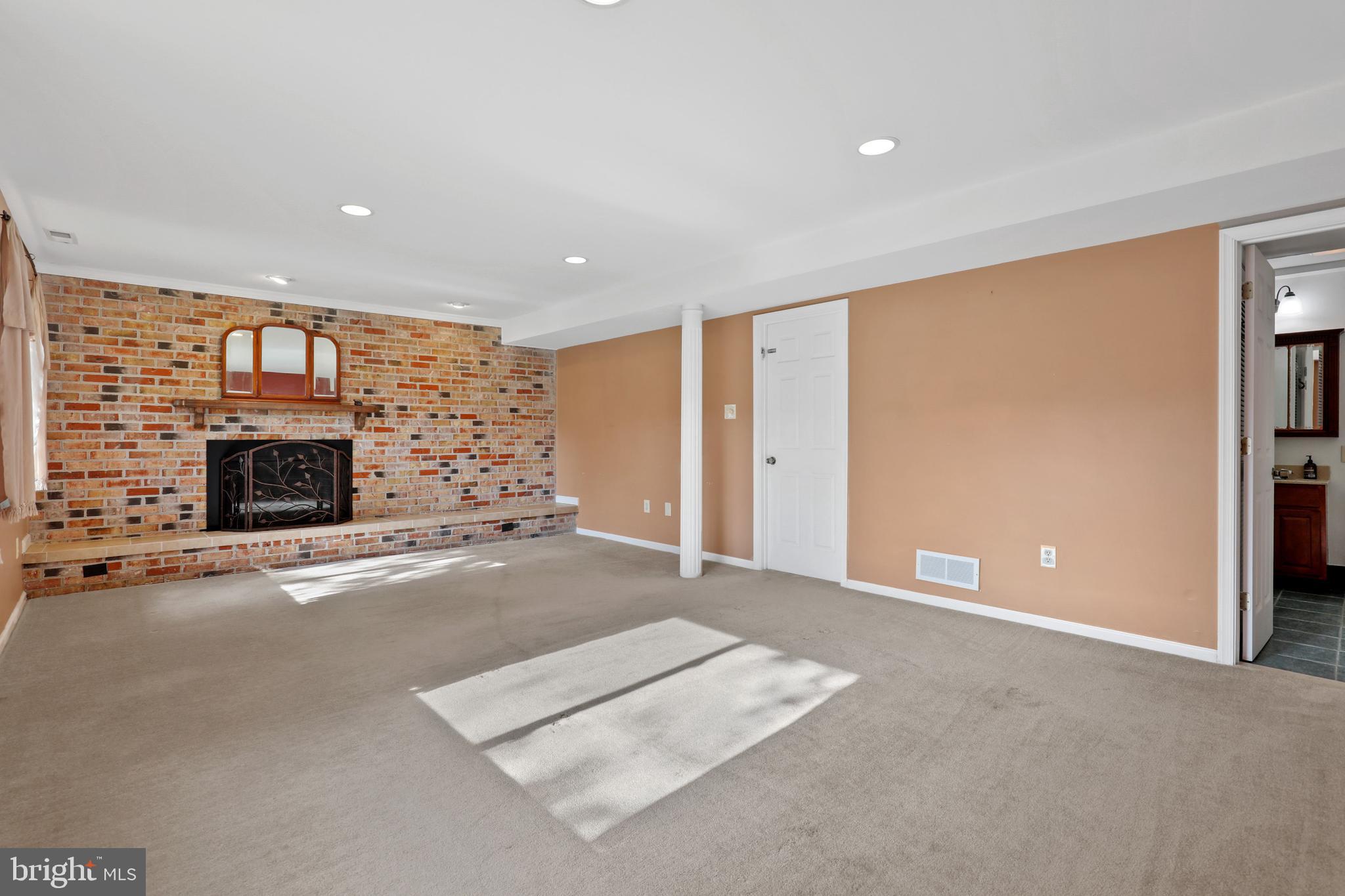 ORCHARD HILLS - Residential