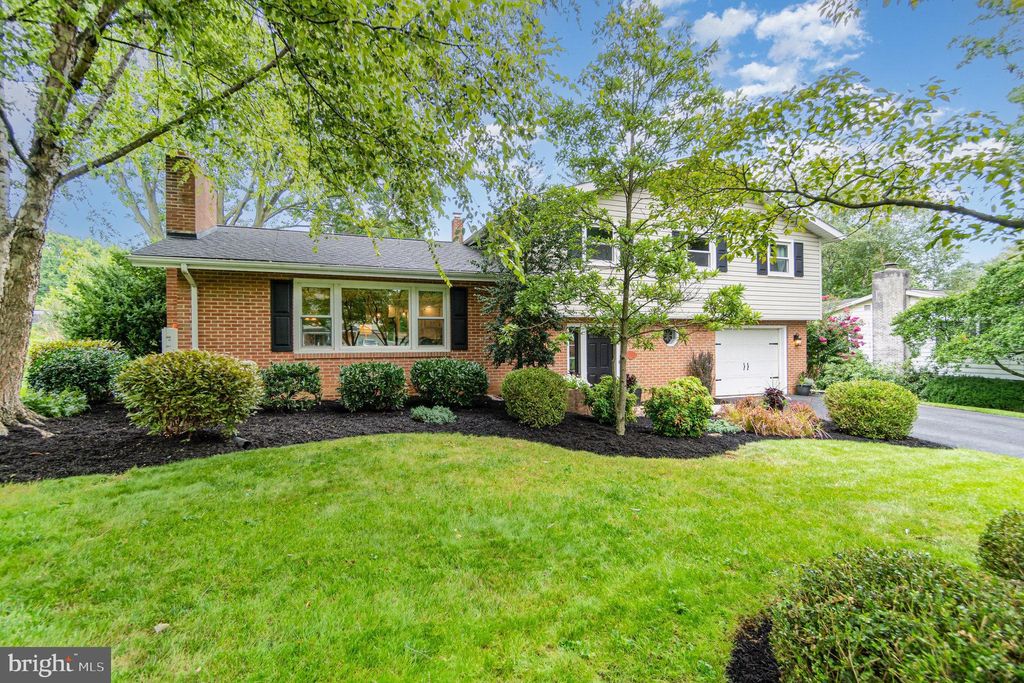 Photo of 55 Logging Road, LEOLA, PA 17540 (MLS # PALA2074846)